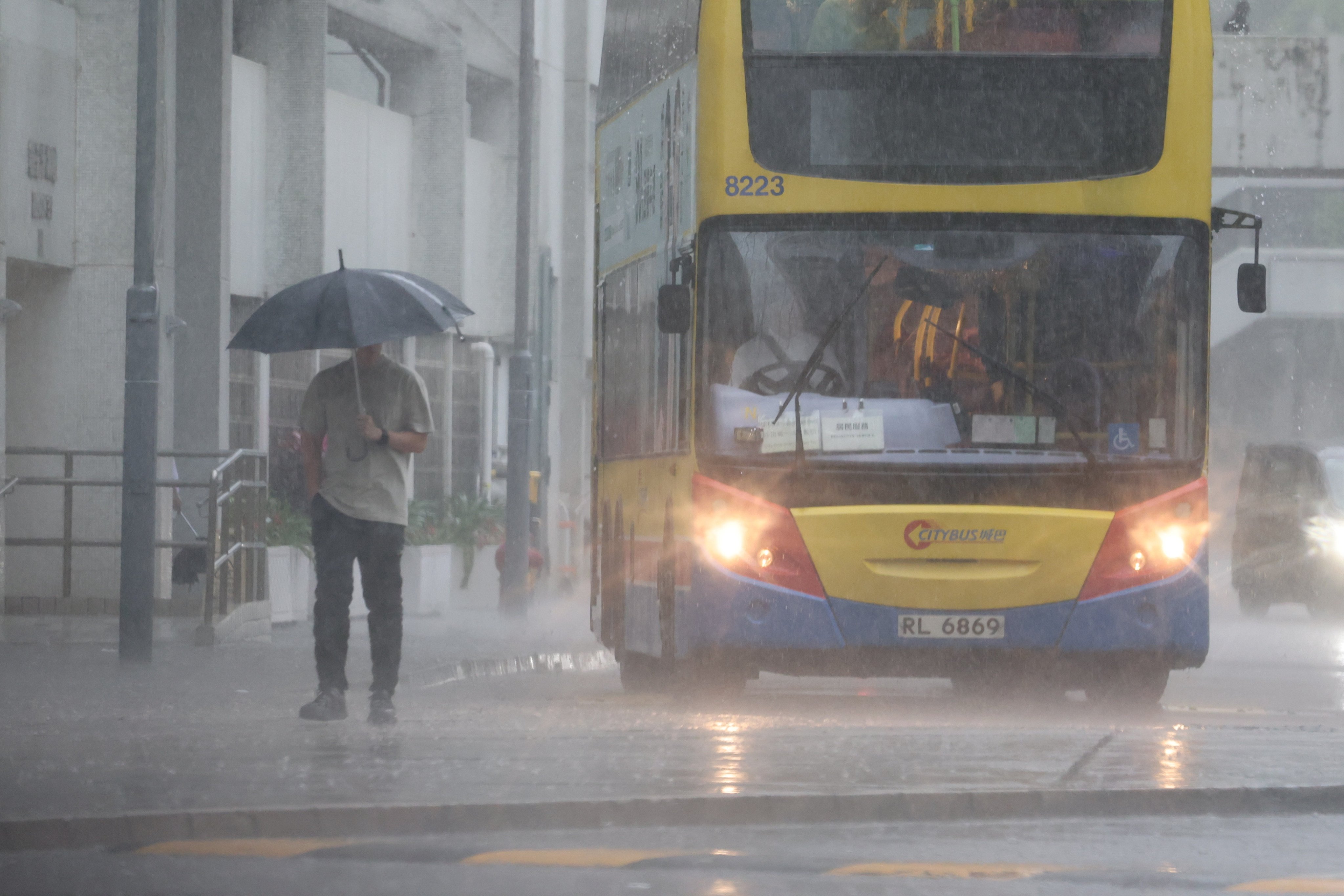 Heavy rain in Sha Tin. Photo: Jelly Tse 