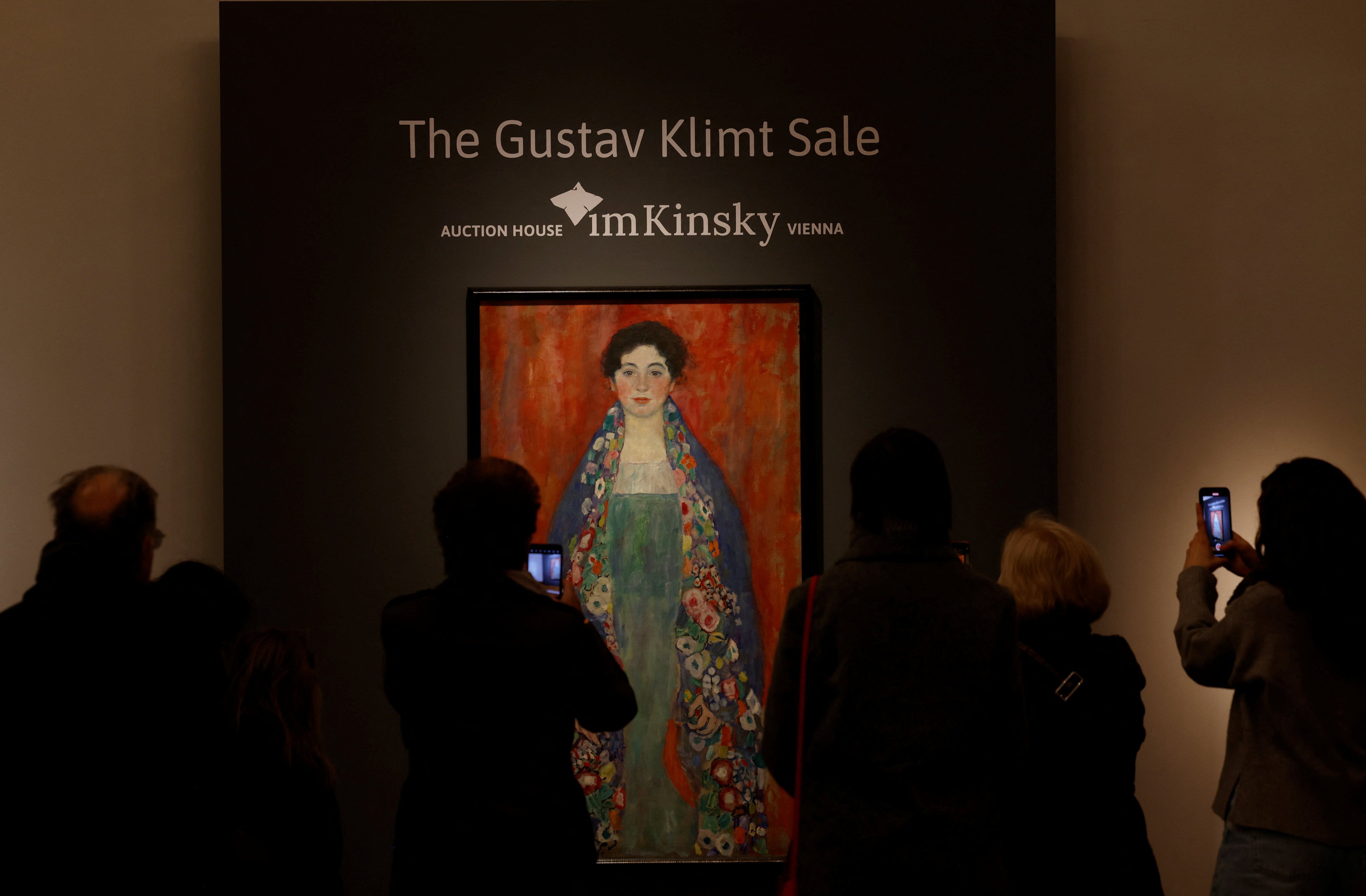 Visitors look at Austrian artist Gustav Klimt’s painting Portrait of Fraulein Lieser ahead of its sale on April 24 at auction in Vienna, Austria, to a Hong Kong buyer for US$32 million. A claimant to the work came forward just before its sale, it has emerged. Photo: Reuters