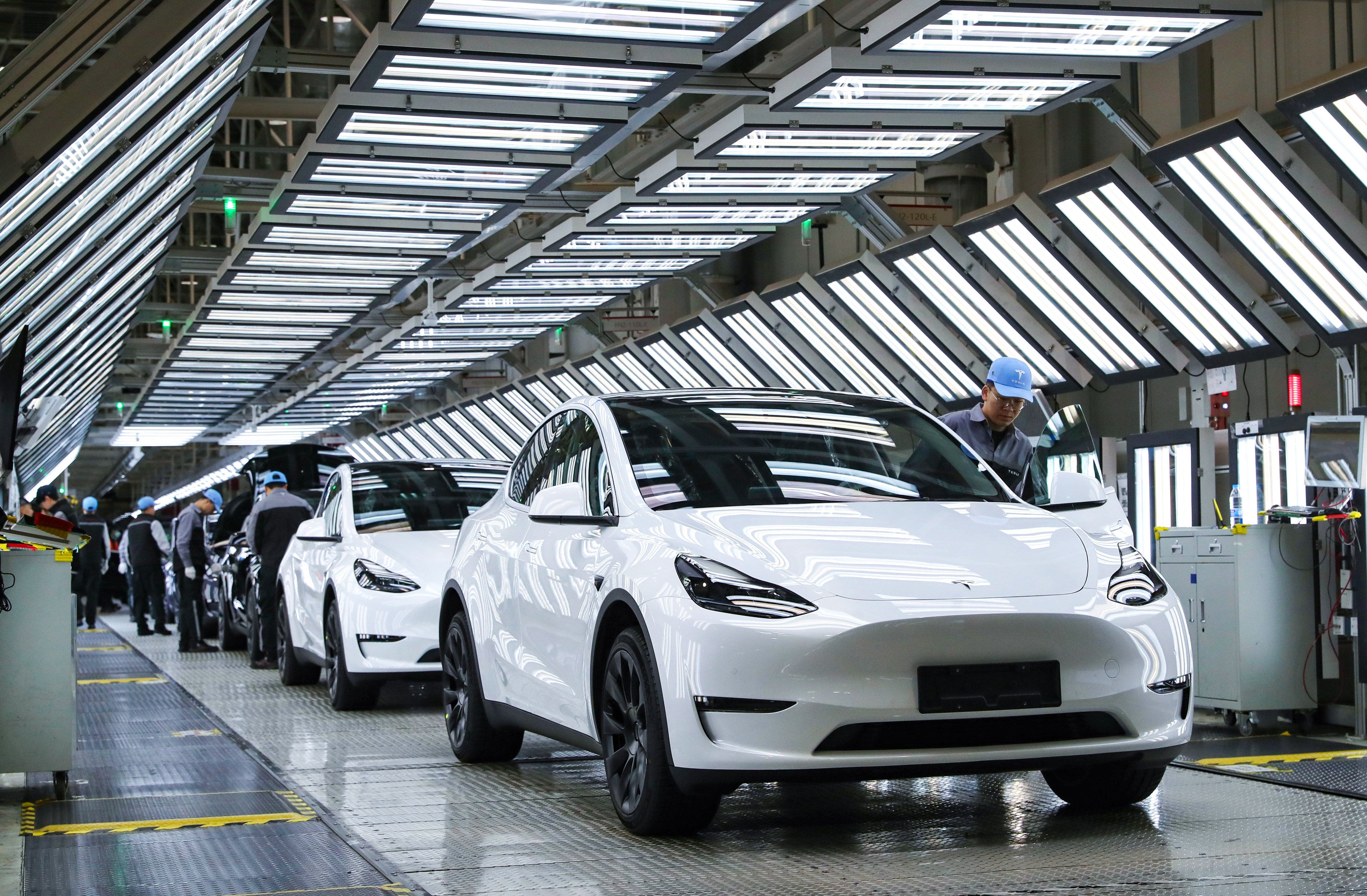 ‘The review will give Tesla car owners and other fans of its cars a lot of confidence in driving them on the streets of China,’ said Chen Jinzhu at Shanghai Mingliang Auto Service. Photo: Xinhua