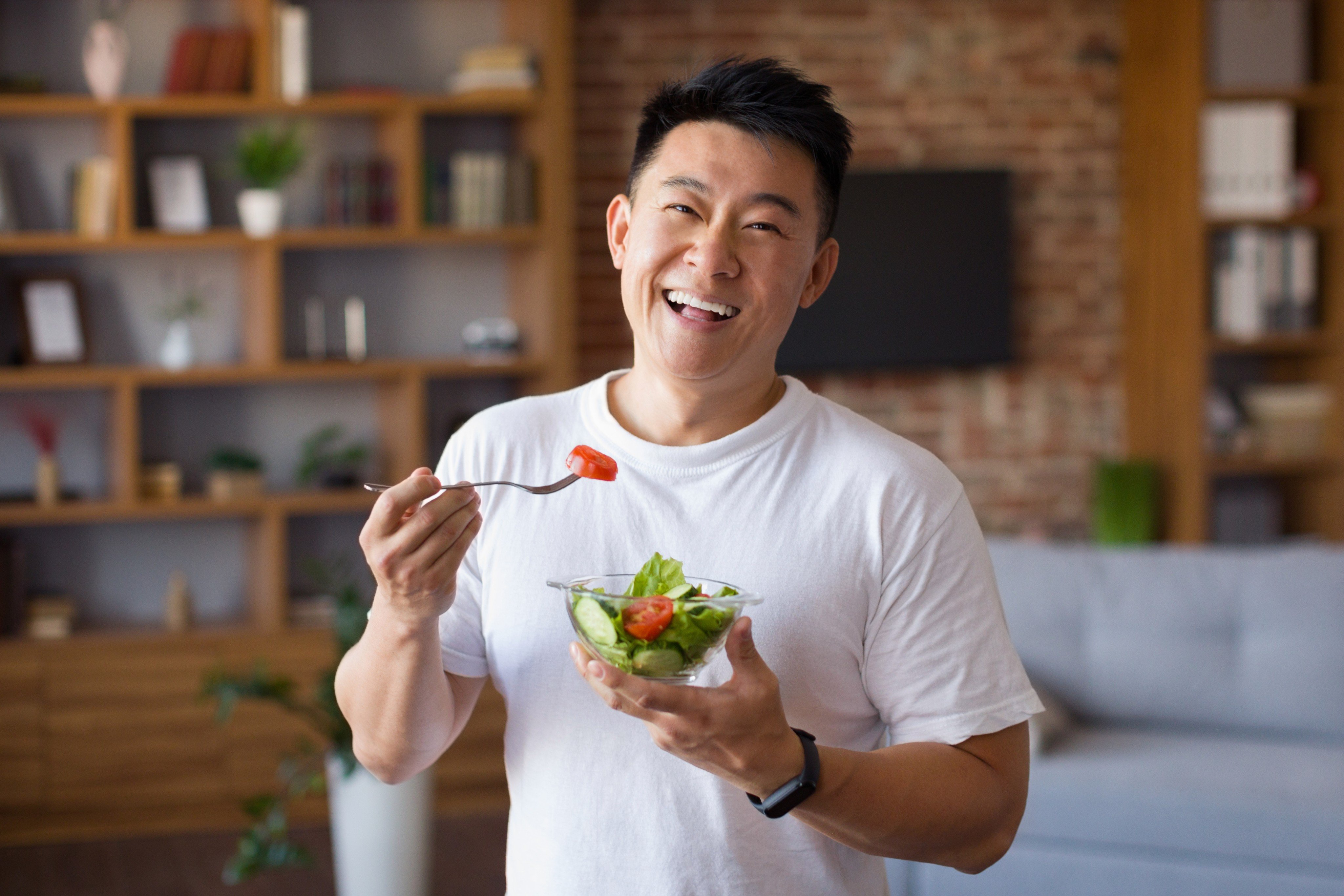 Hunger is physiological – the result of our brain signaling the need for fuel for our body – while appetite is the desire to eat. We delve deeper into the differences between the two, and give tips on appetite management. Photo: Shutterstock