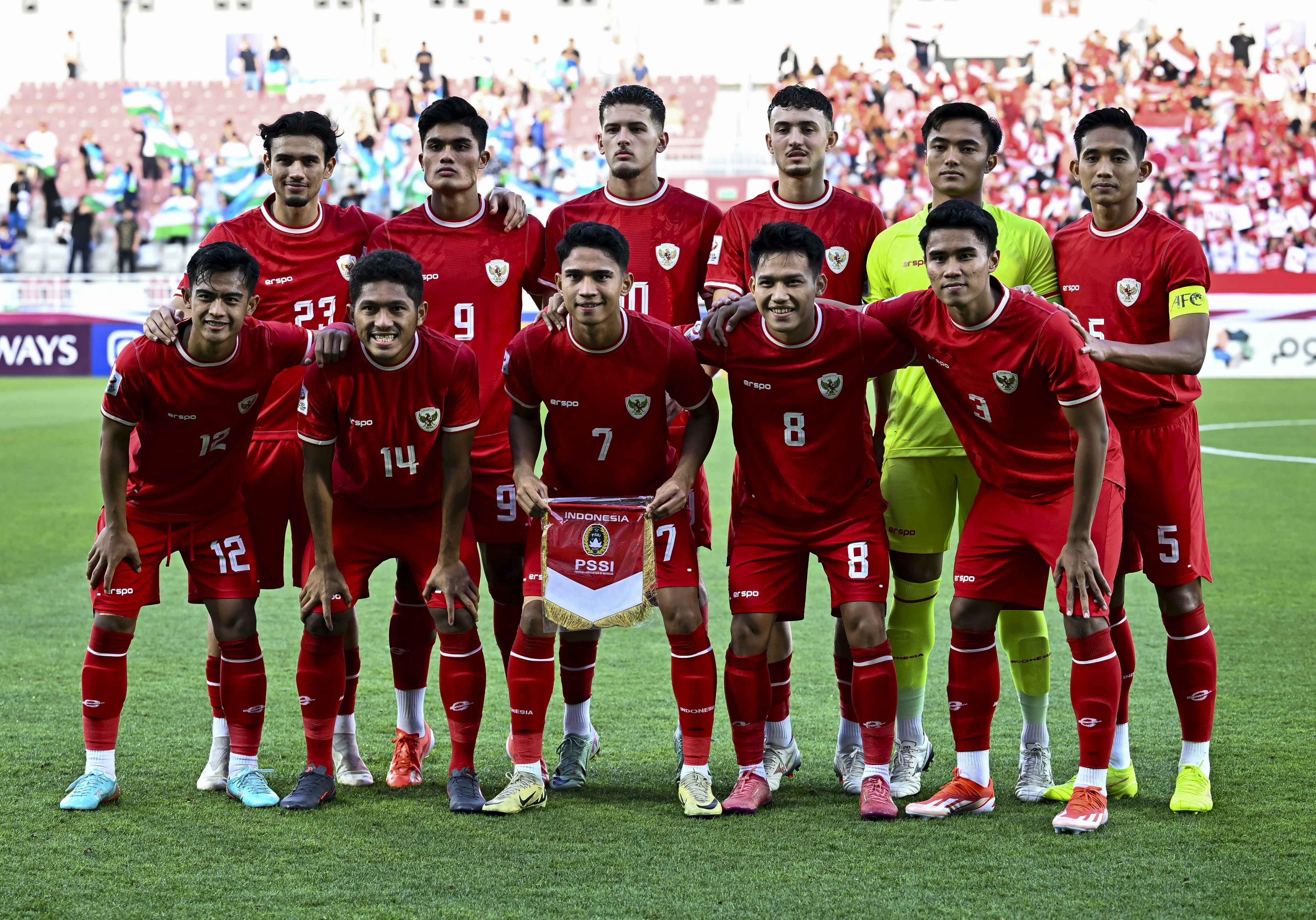 The Young Garuda pose for a photo before their semi-final against Uzbekistan at the U-23 Asian Cup in Doha, Qatar, on Monday. Photo: Xinhua