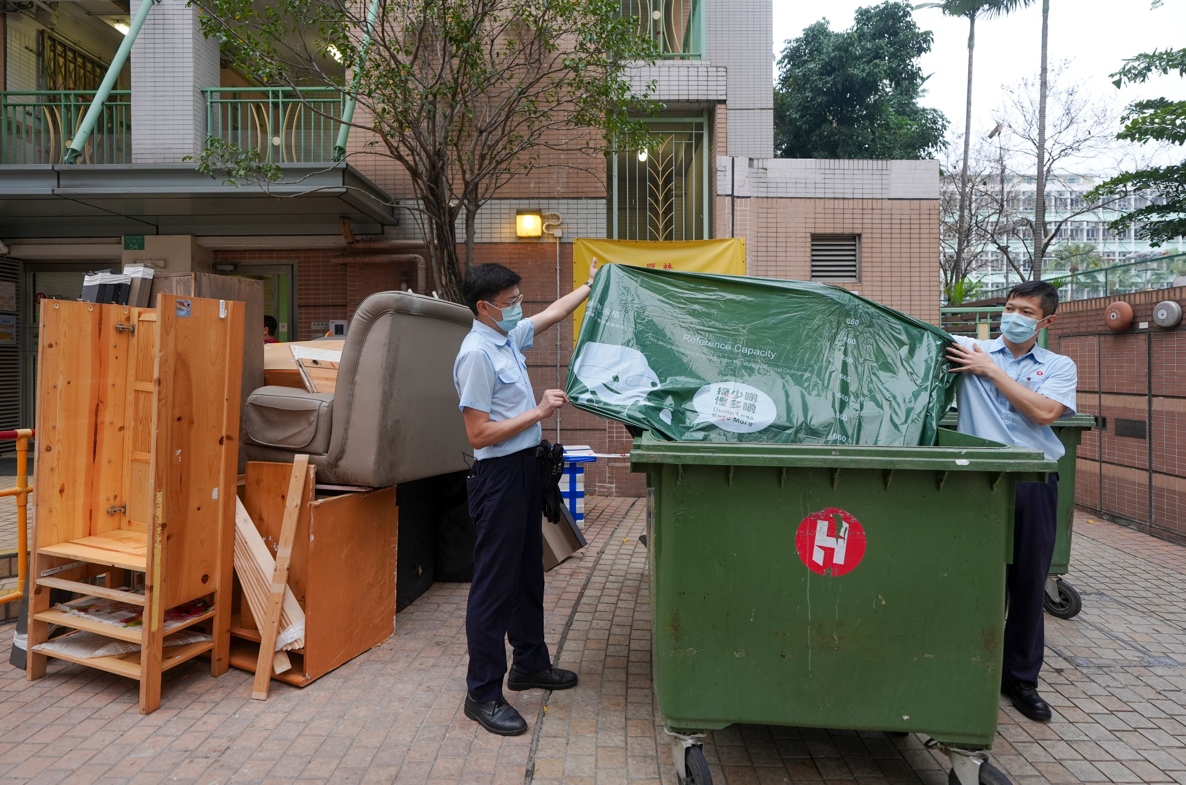 Under the waste-charging scheme, rubbish bags are available in nine sizes. Photo: Eugene Lee
