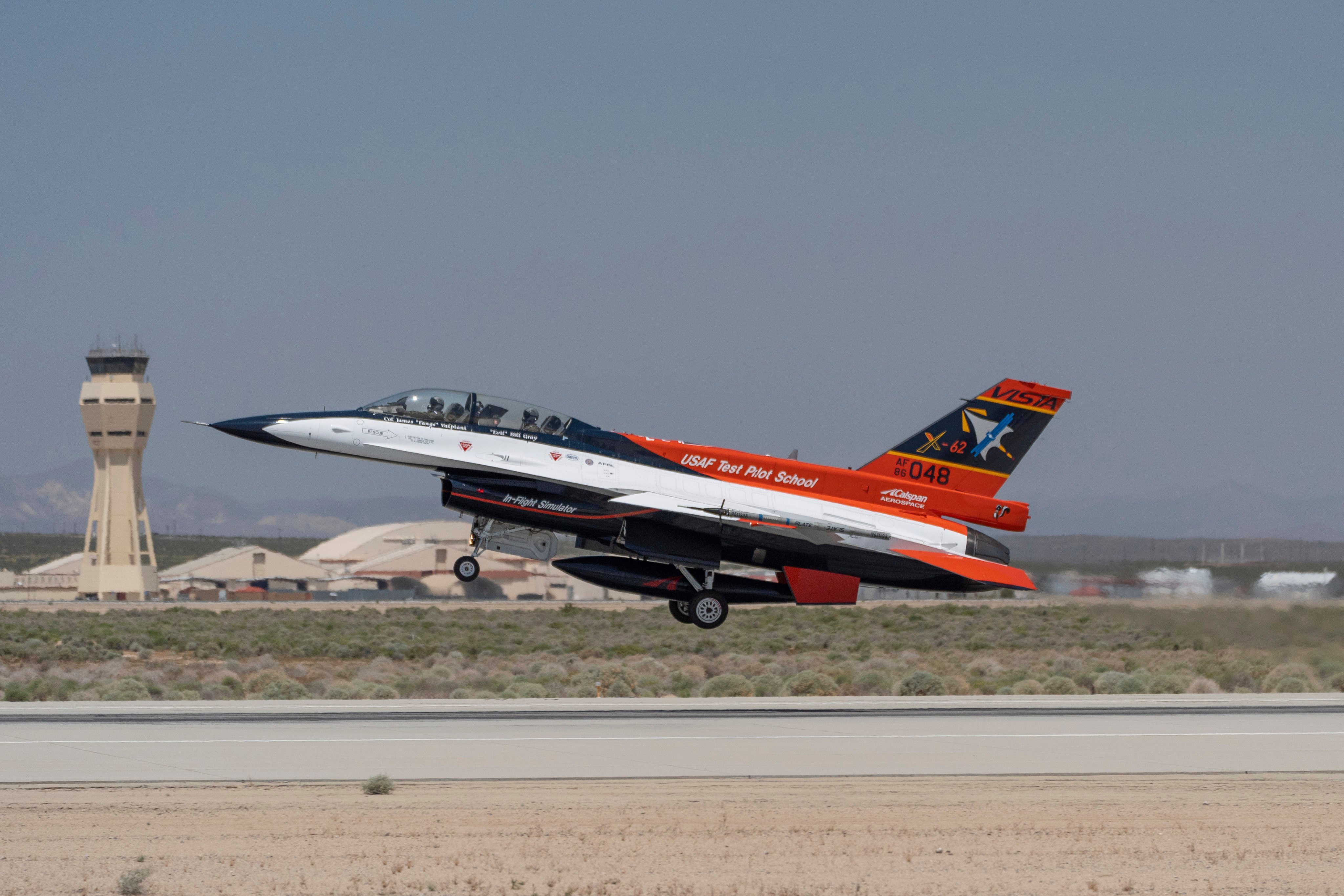 The AI-controlled Vista jet takes off on May 2 at Edwards Air Force Base in California. Photo: AP