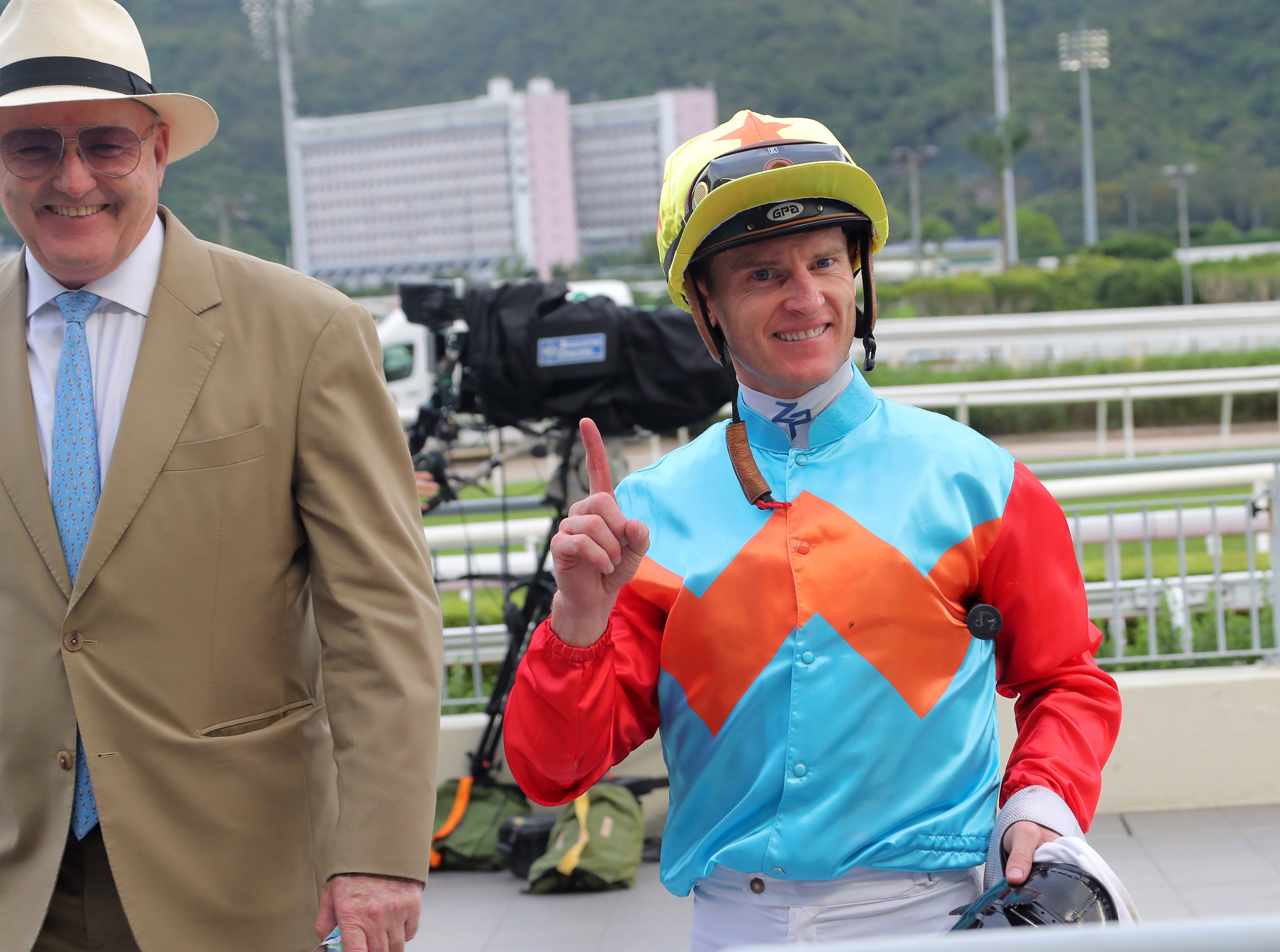 Zac Purton is all smiles after notching his 100th win of the season on Ka Ying Rising, Photos: Kenneth Chan