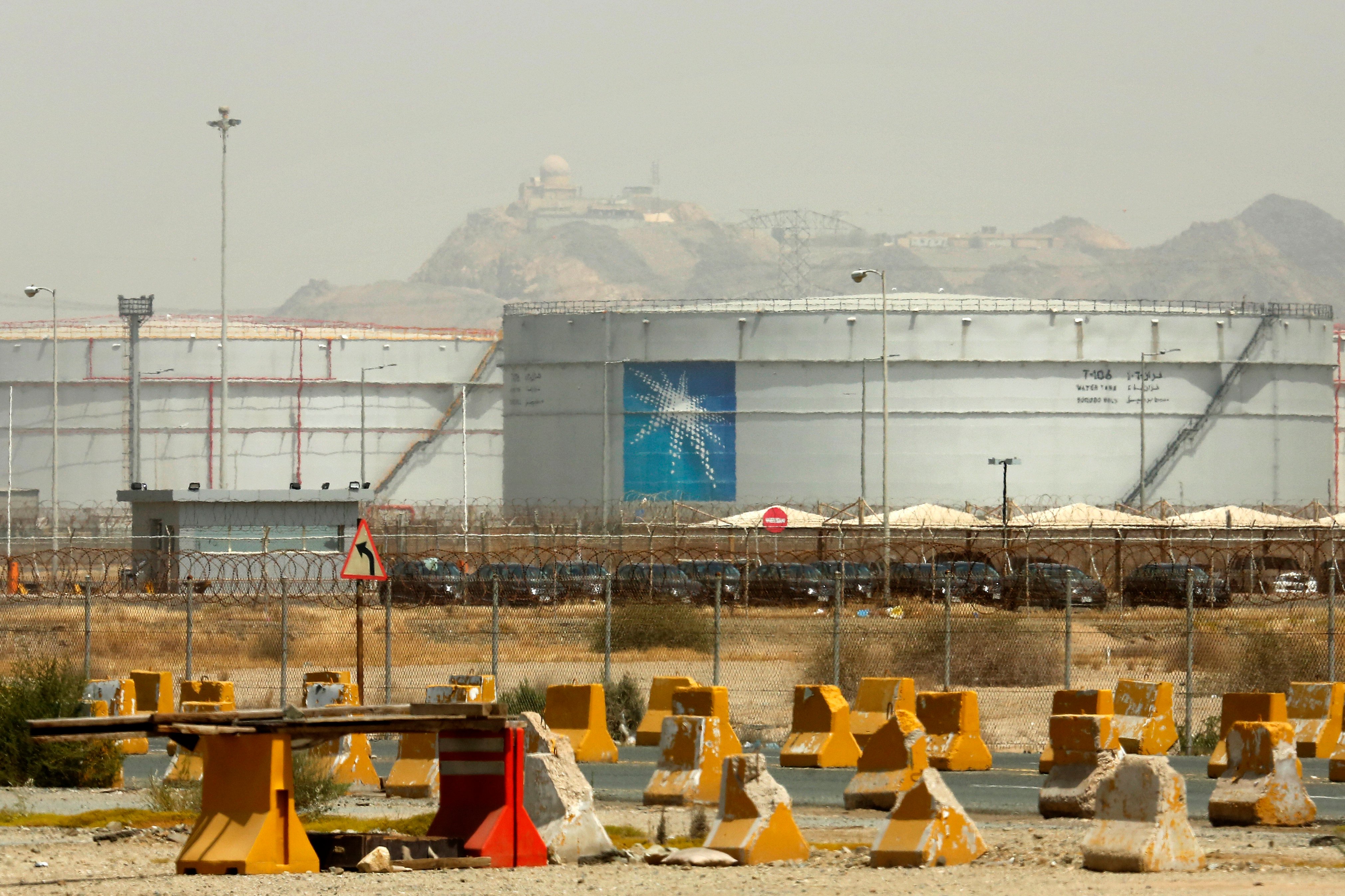 Storage tanks at the North Jiddah bulk plant, an Aramco oil facility, in Jiddah, Saudi Arabia, on March 21, 2021. Photo: AP