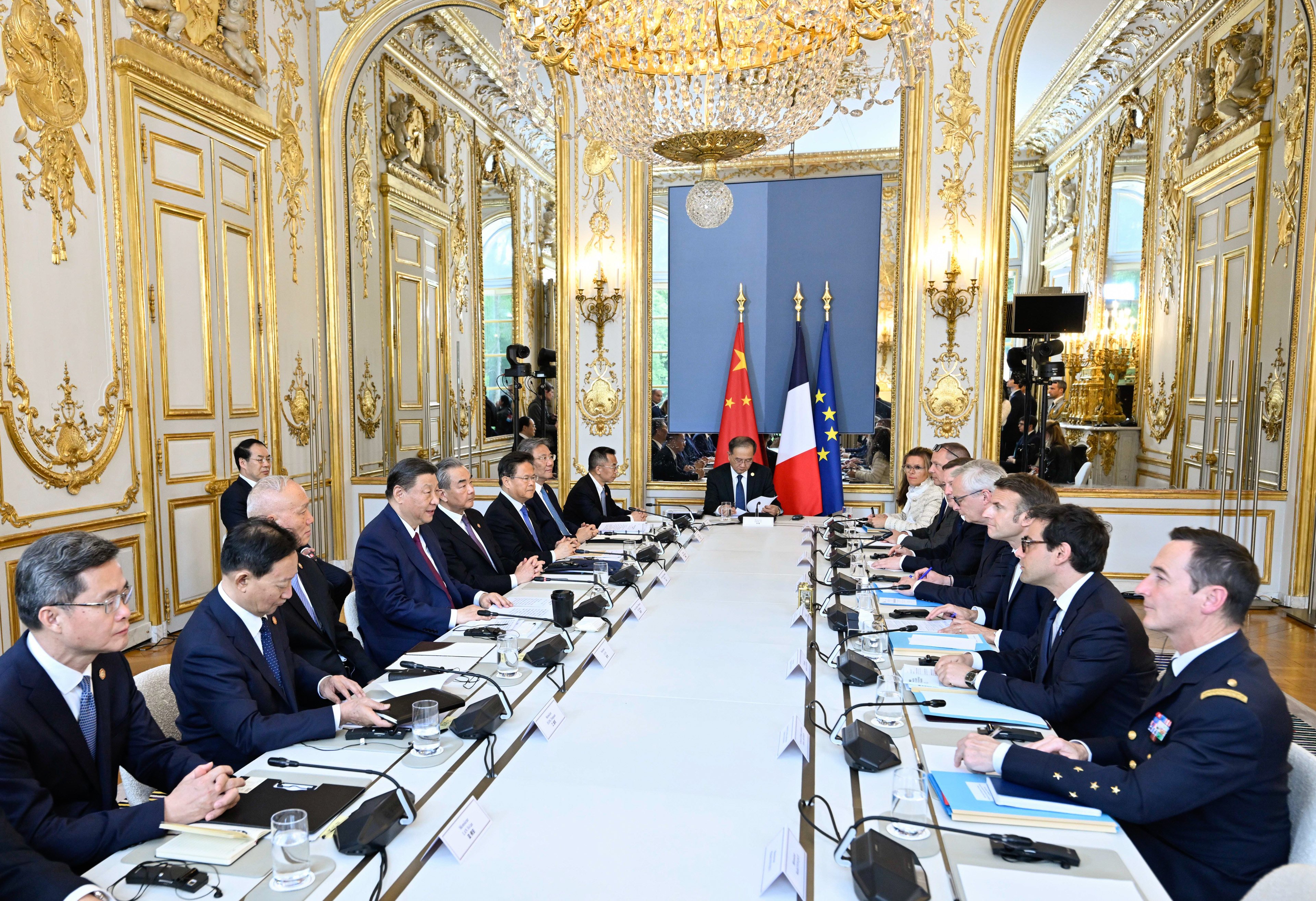 Chinese President Xi Jinping and his French counterpart, Emmanuel Macron, hold talks at the Elysee Palace  in Paris on Monday. Photo: Xinhua