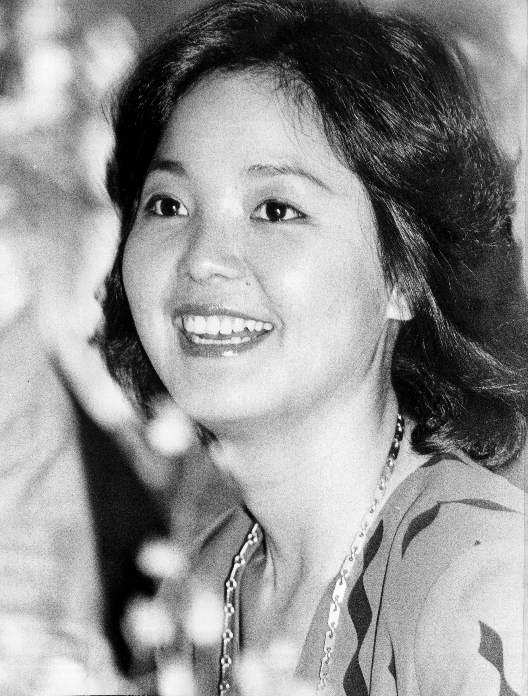 Teresa Teng at a press conference at Hong Kong’s Kai Tak Airport in October 1980. Photo: SCMP
