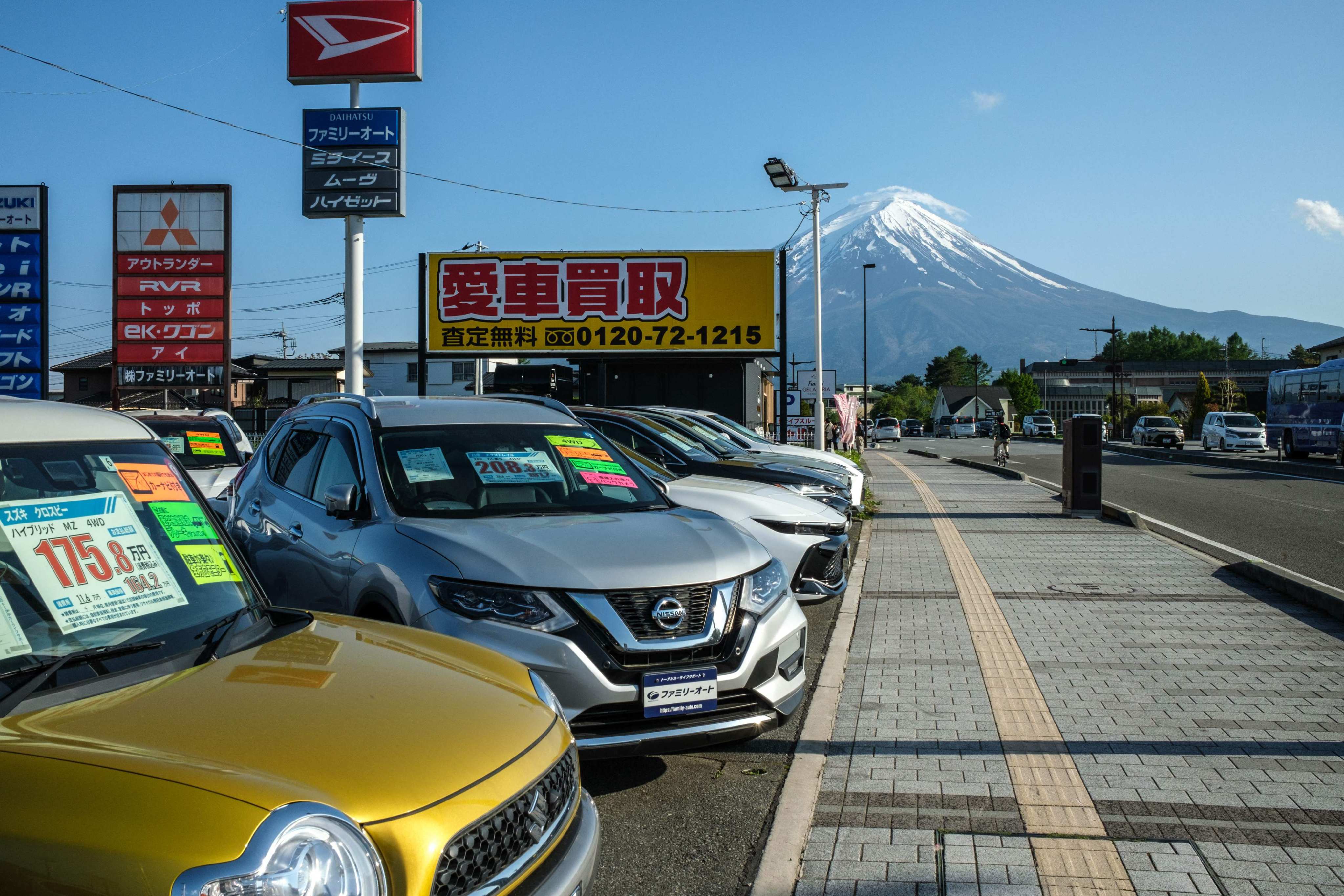 Work has begun in a small Japanese town to erect a barrier blocking views of the country’s most famous sight, Mount Fuji, after locals complained of bad behaviour by photo-hungry tourists. Photo: AFP