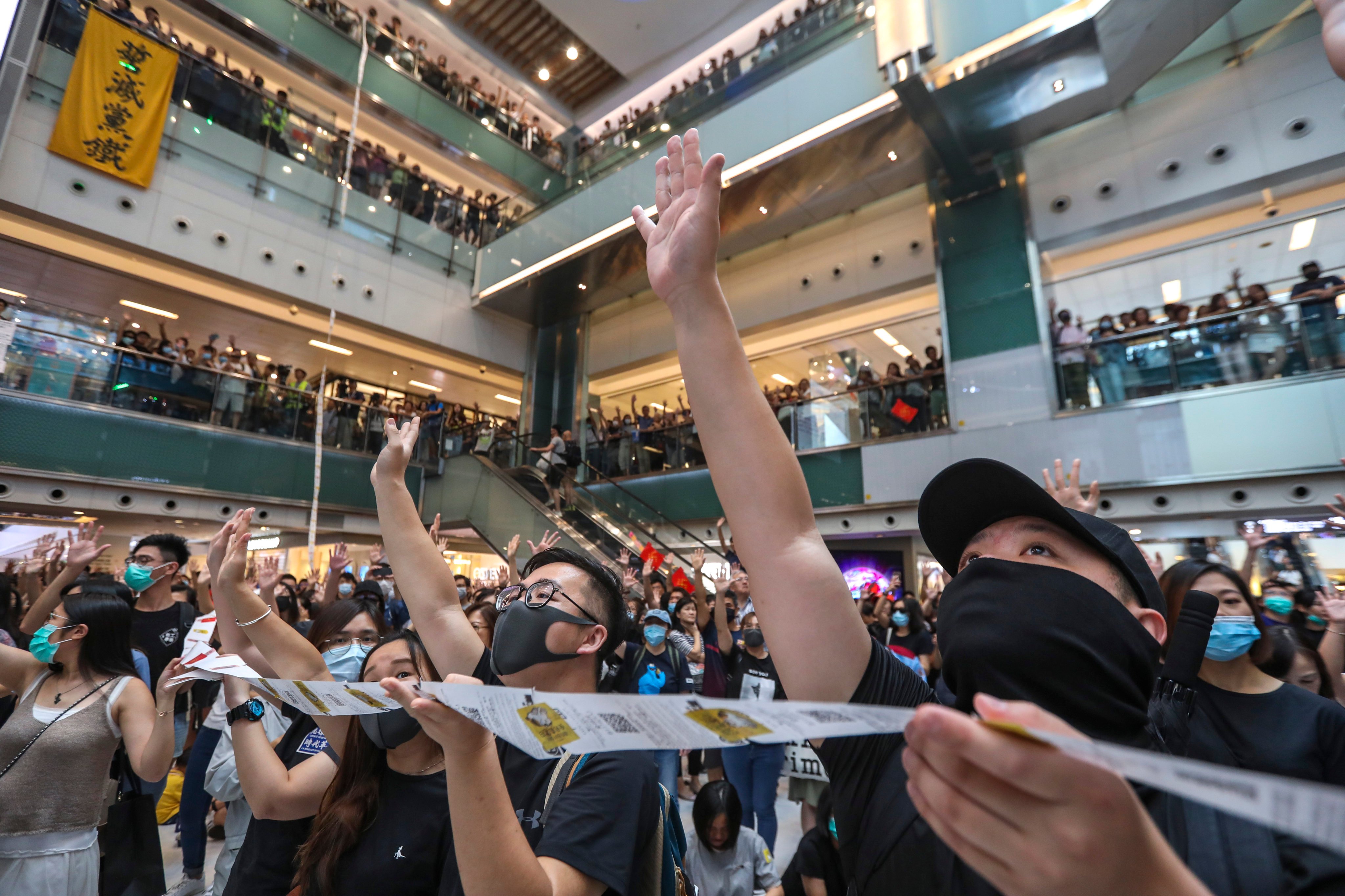 Protesters gather in 2019 to sing “Glory to Hong Kong”. A court recently ruled in favour of banning the song. Photo: Nora Tam