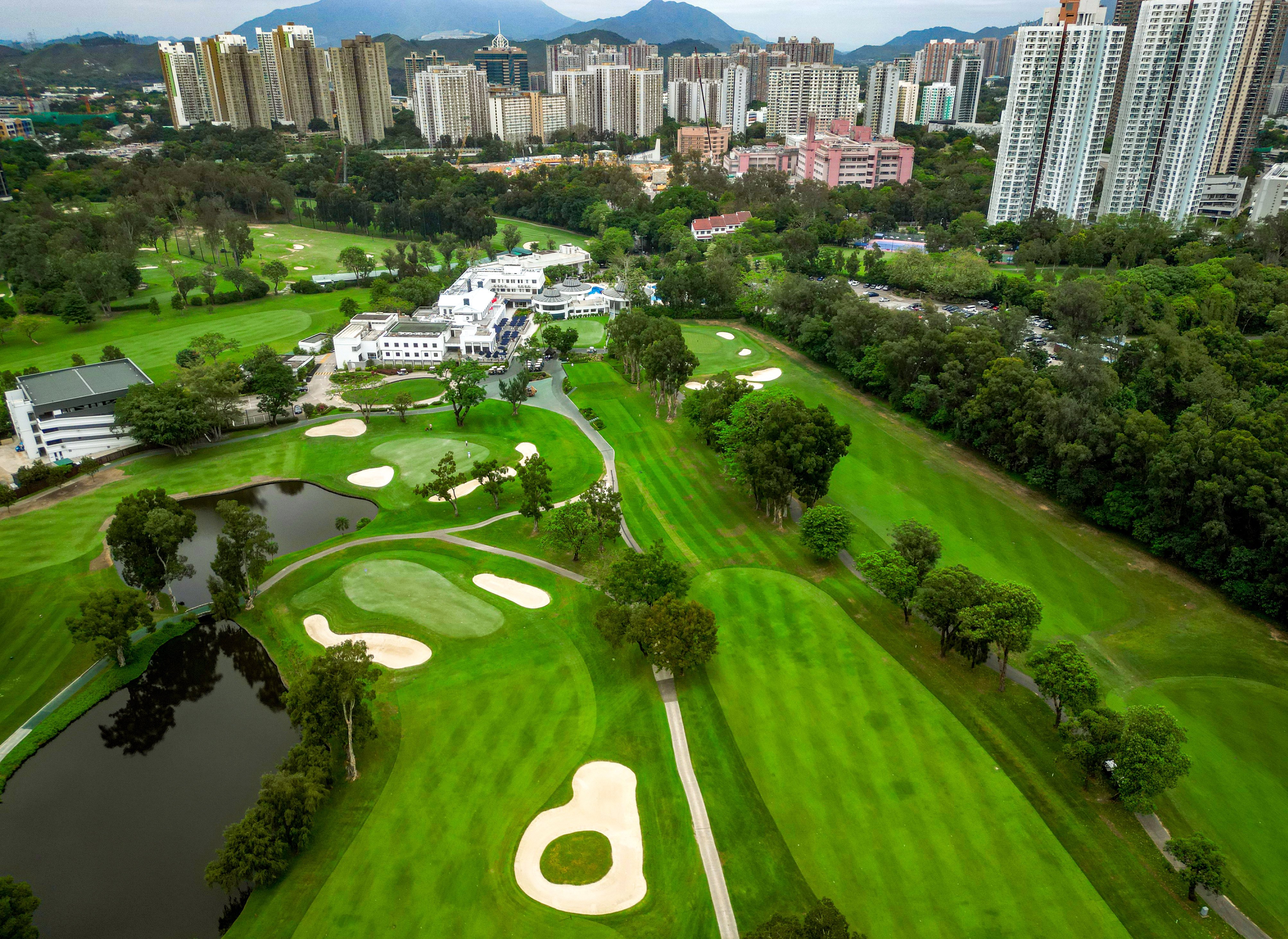 The golf club last year lodged a judicial challenge against the director of environmental protection’s conditional approval of the assessment report. Photo:. May Tse