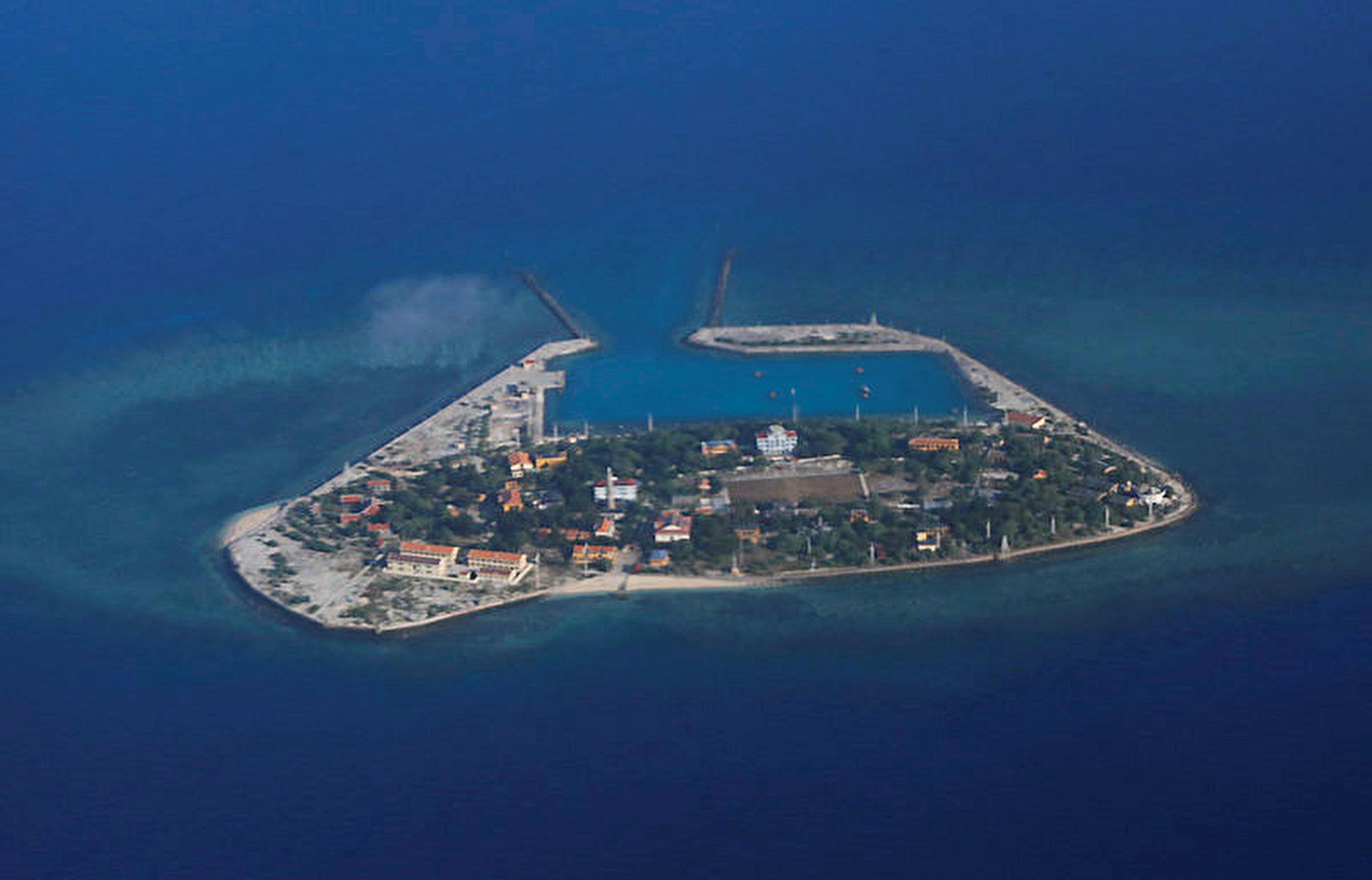 Vietnam controls more than two dozen disputed islands and reefs in the South China Sea. Photo: Reuters