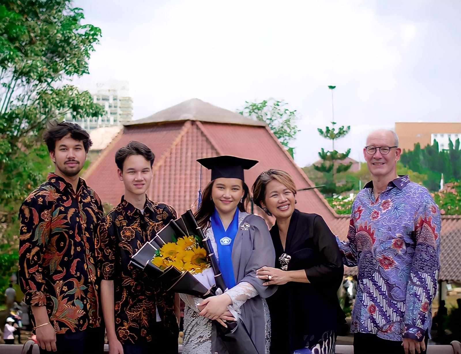 Rulita Anggraini (second from right), who is married to an American, said that her children would face “inner conflict” each time they have to decide between being a citizen of Indonesia or the US. Photo: Rulita Anggraini
