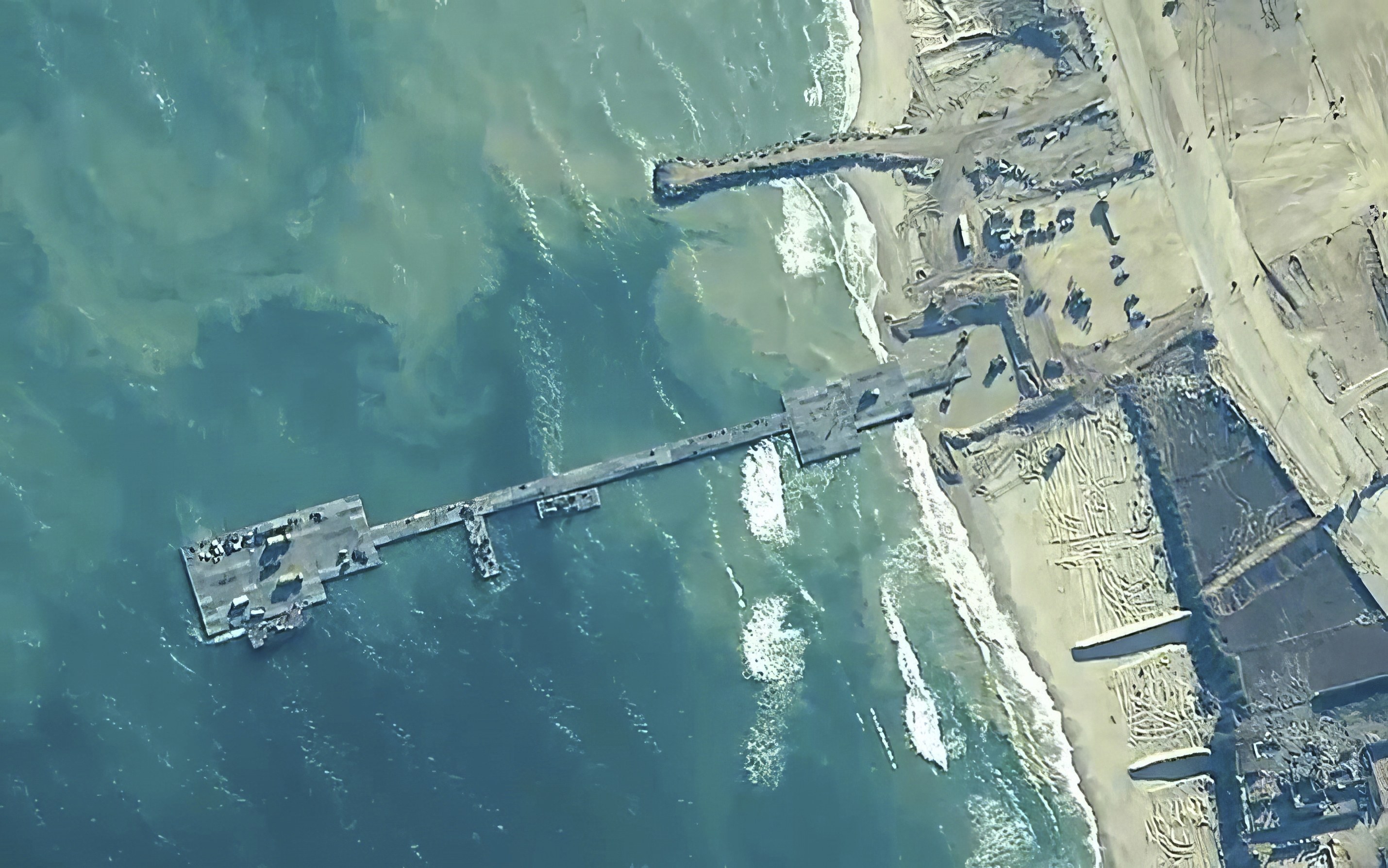 The US military finished installing the floating pier on Thursday. Photo: US Central Command via AP
