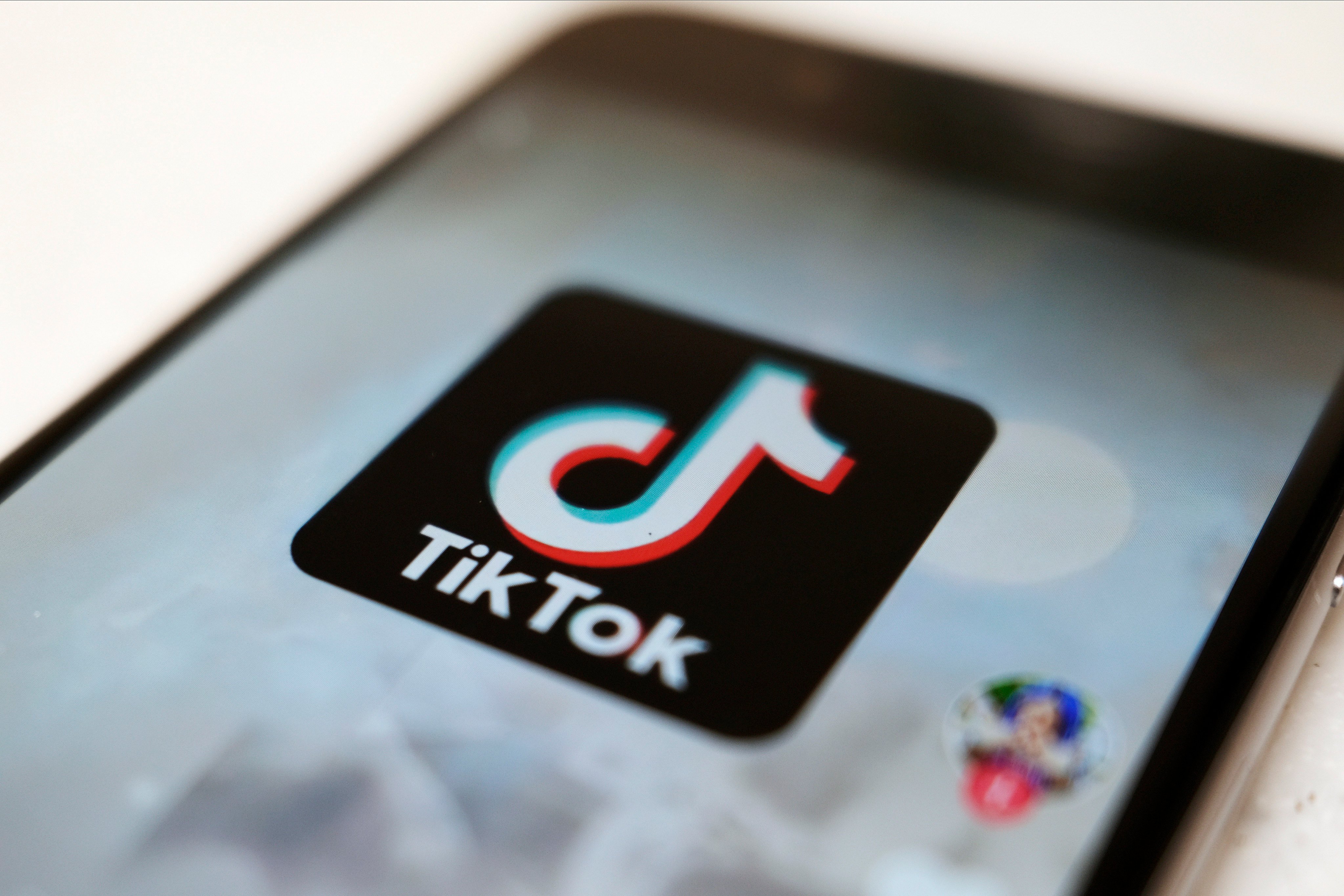 The TikTok logo is displayed on a smartphone screen in Tokyo, Sept. 28, 2020. Photo: AP