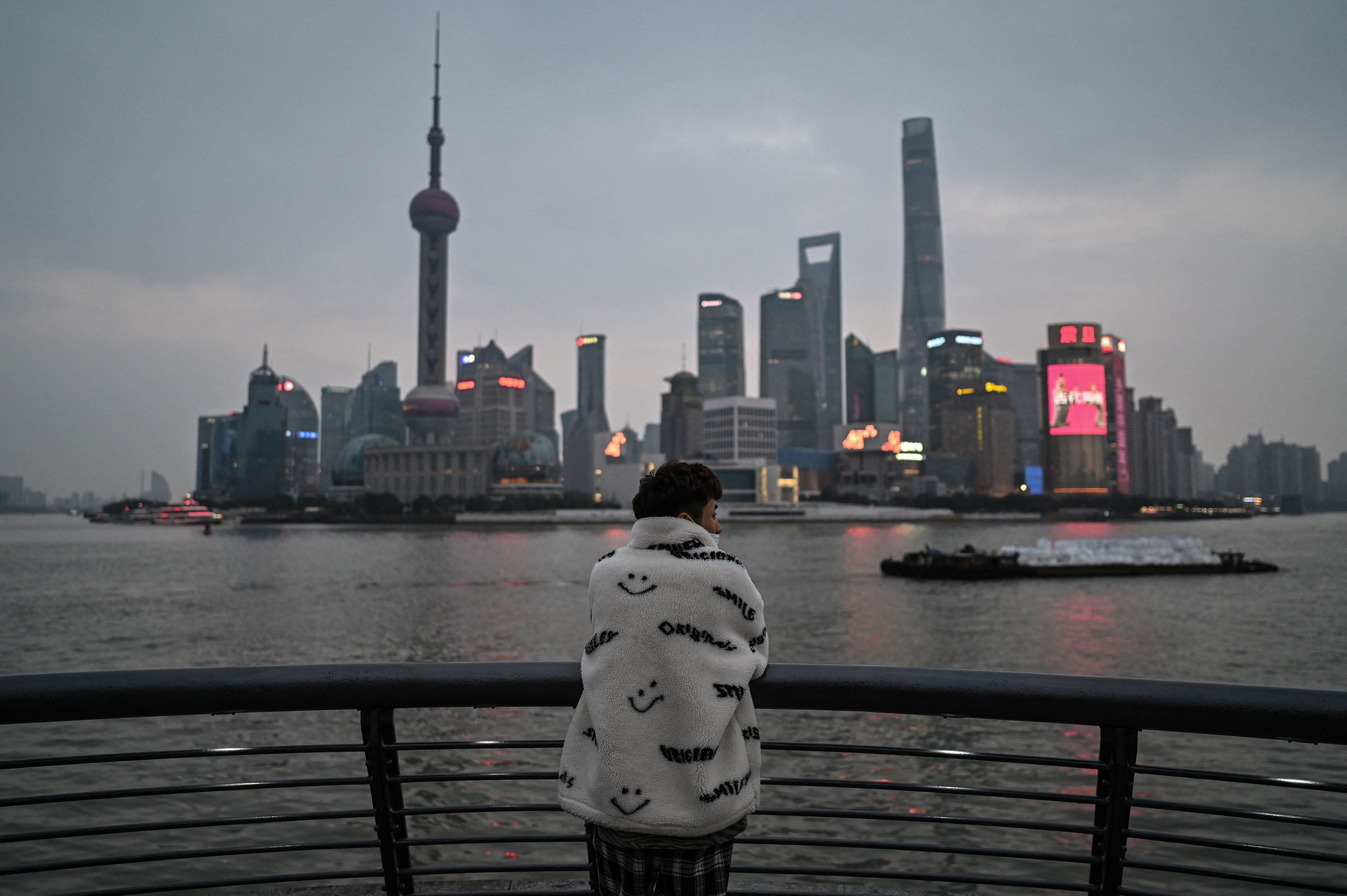 Luxury property prices along the  Huangpu River in Shanghai are on the rise once again. Photo: AFP