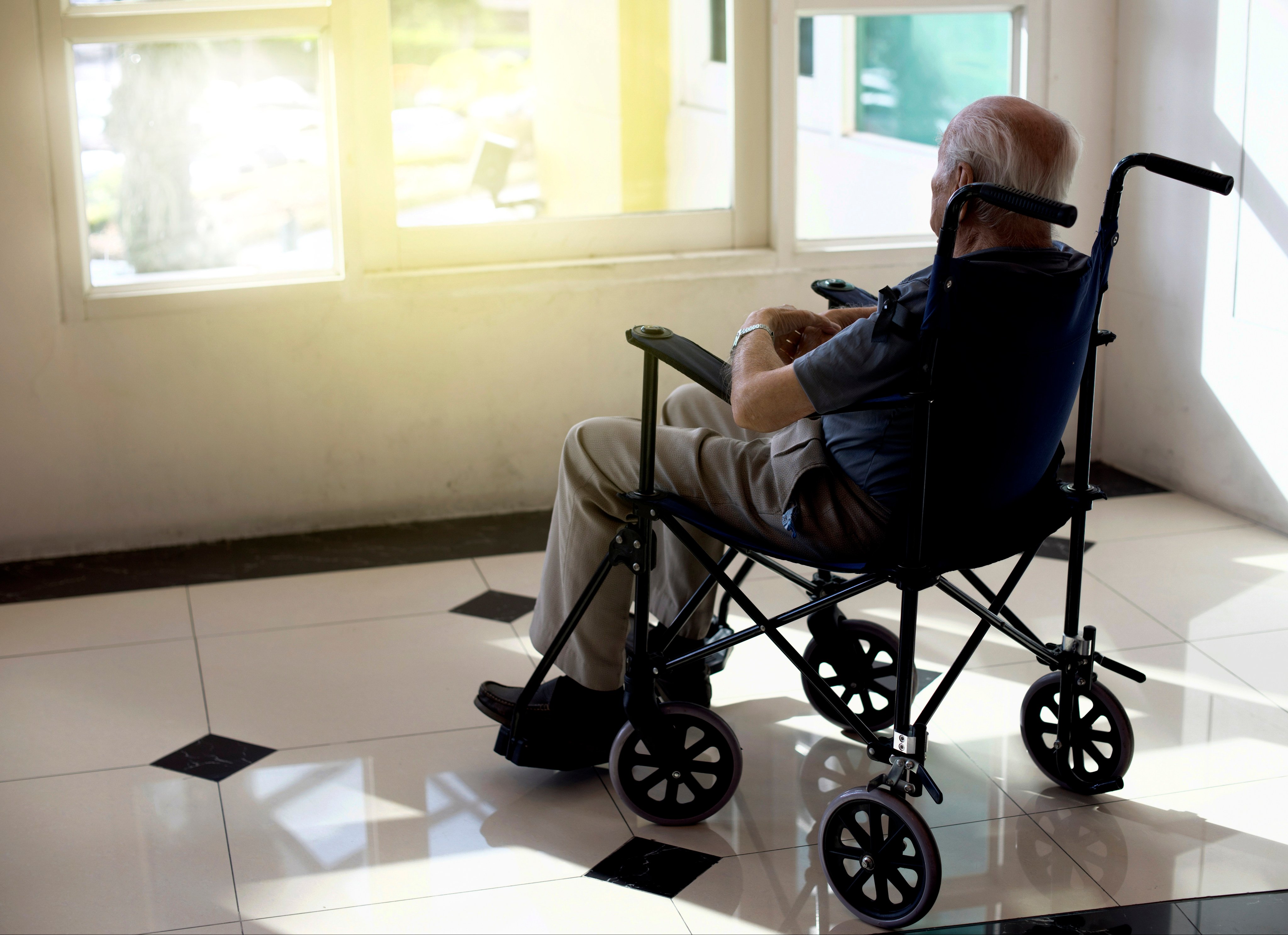 The number of dementia patients treated at Hong Kong public hospitals increased from 72,900 in 2018 to 84,100 in 2022. Photo: Shutterstock