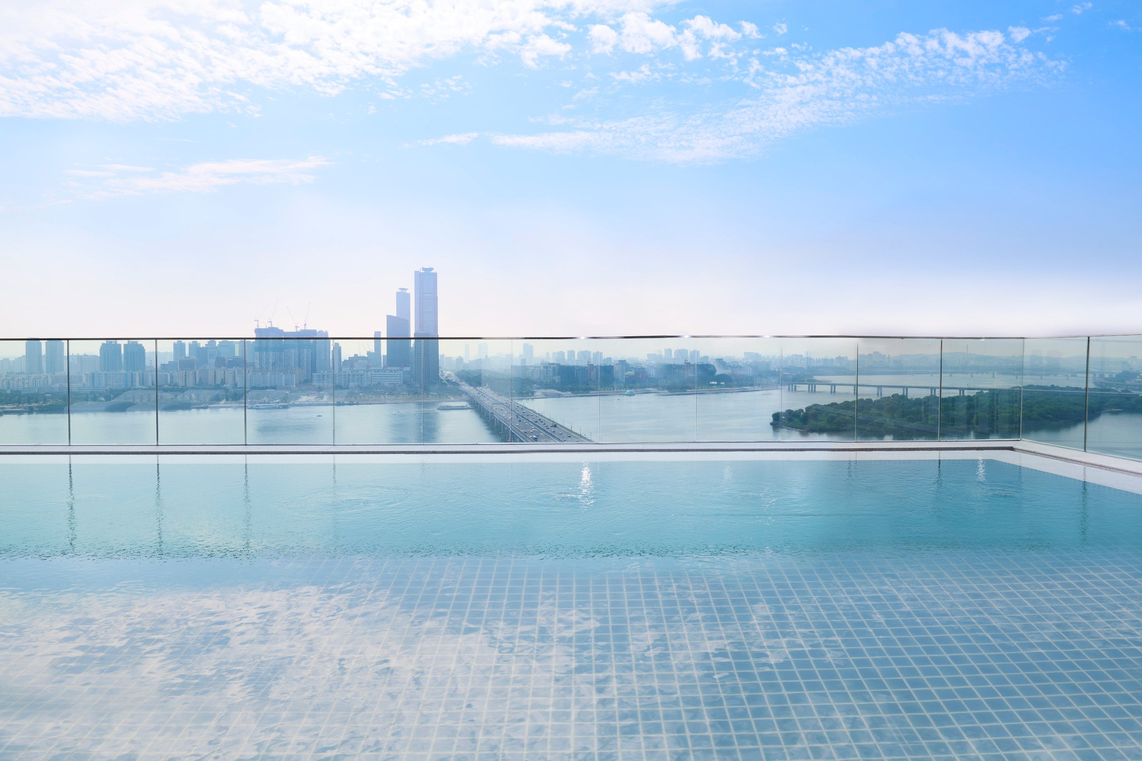 Views for days: Hotel Naru Seoul MGallery has a warmed infinity pool with views across the Han River. Photos: Handout