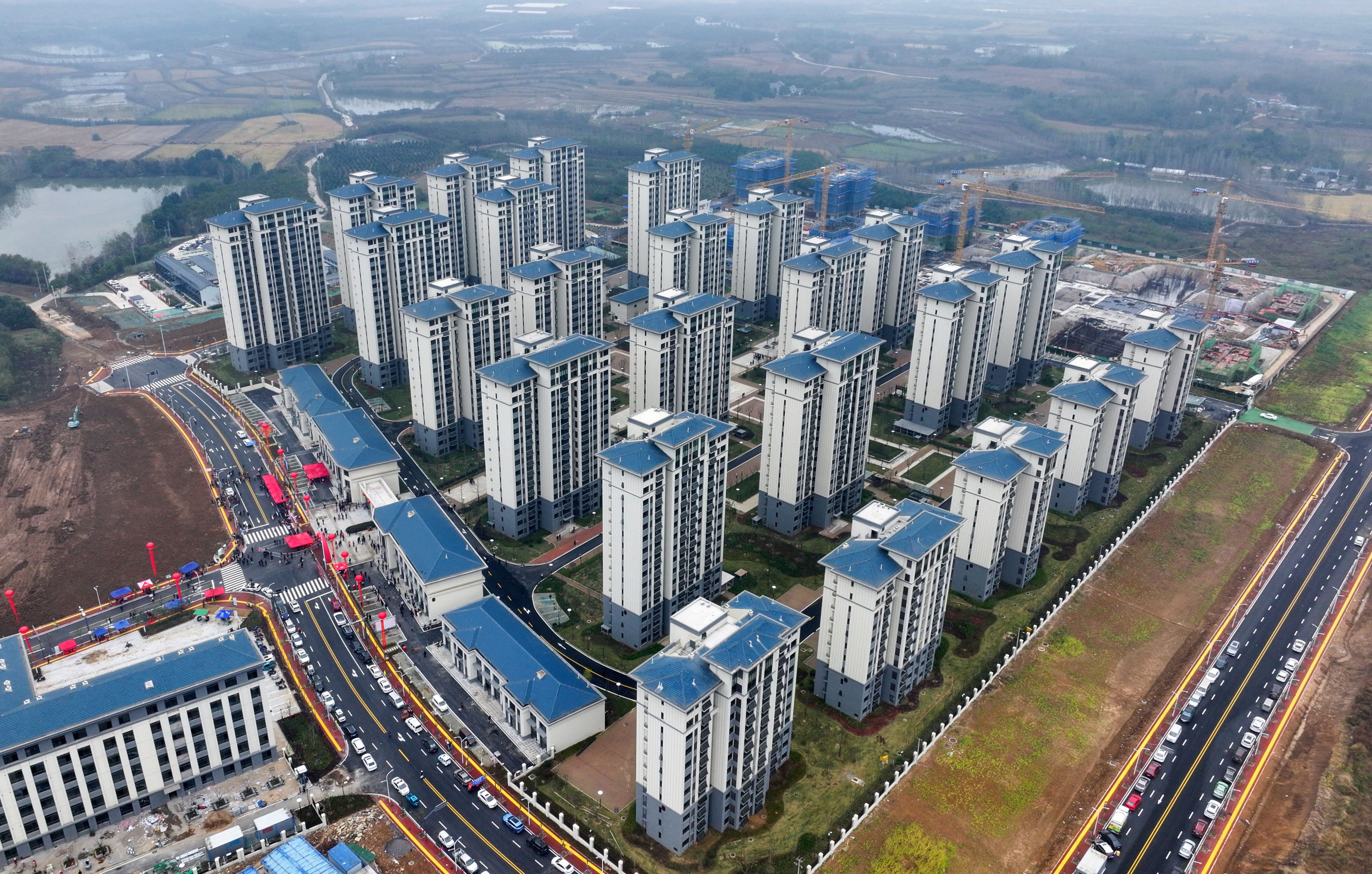 A drone photo taken on November 9, 2023, shows a newly built residential complex in Feixi County of Hefei City, in east China’s Anhui Province. Photo: Xinhua