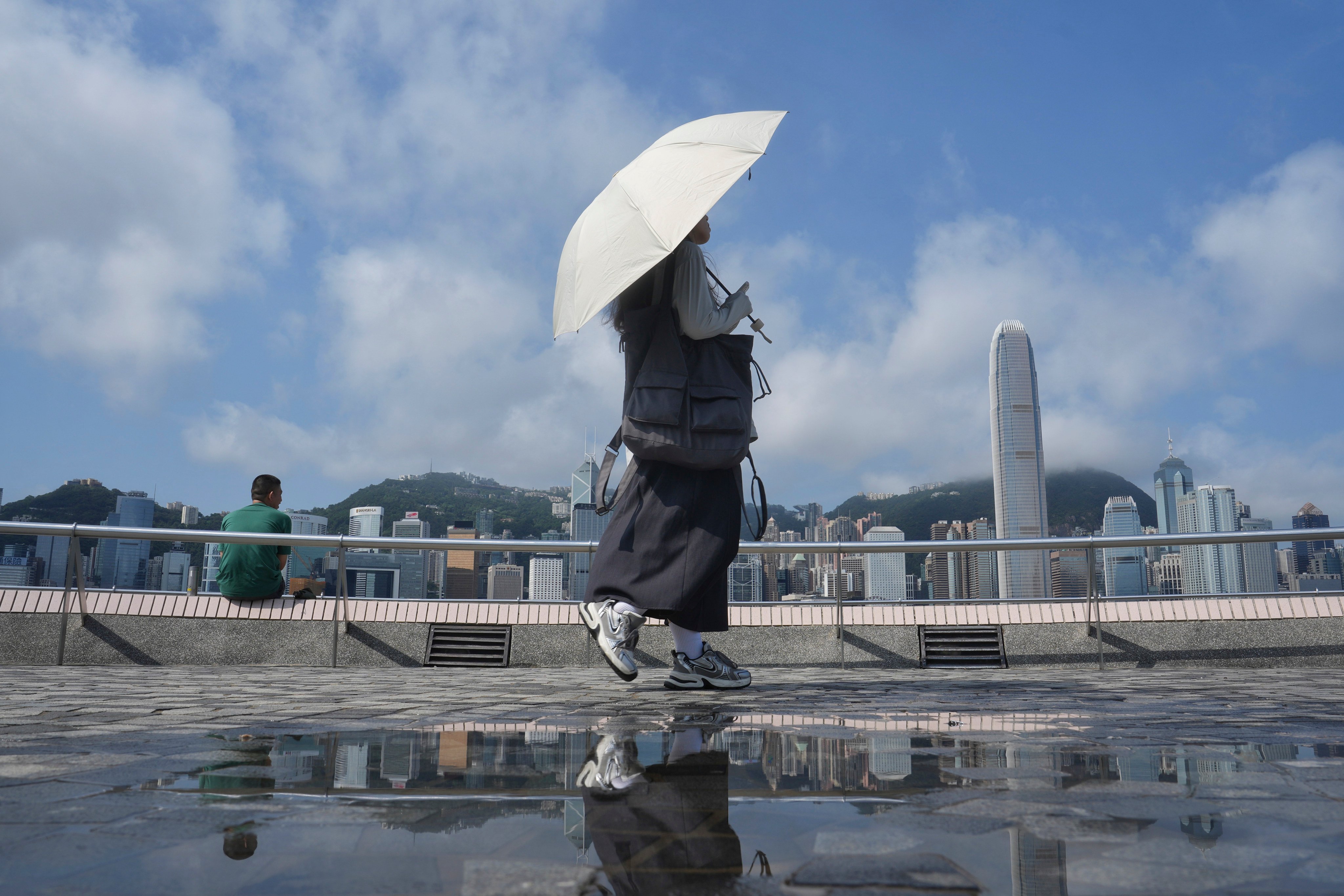 Hong Kong braces for heavy downpours over the coming hours. Photo: Elson Li