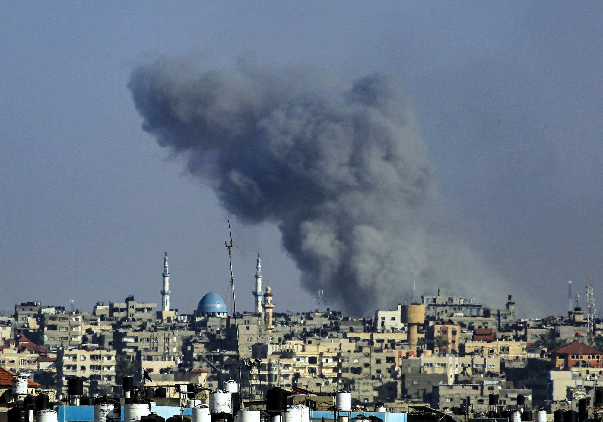 Israel ataca Rafah en Gaza después de que un tribunal de la ONU ordenara el cese de la ofensiva