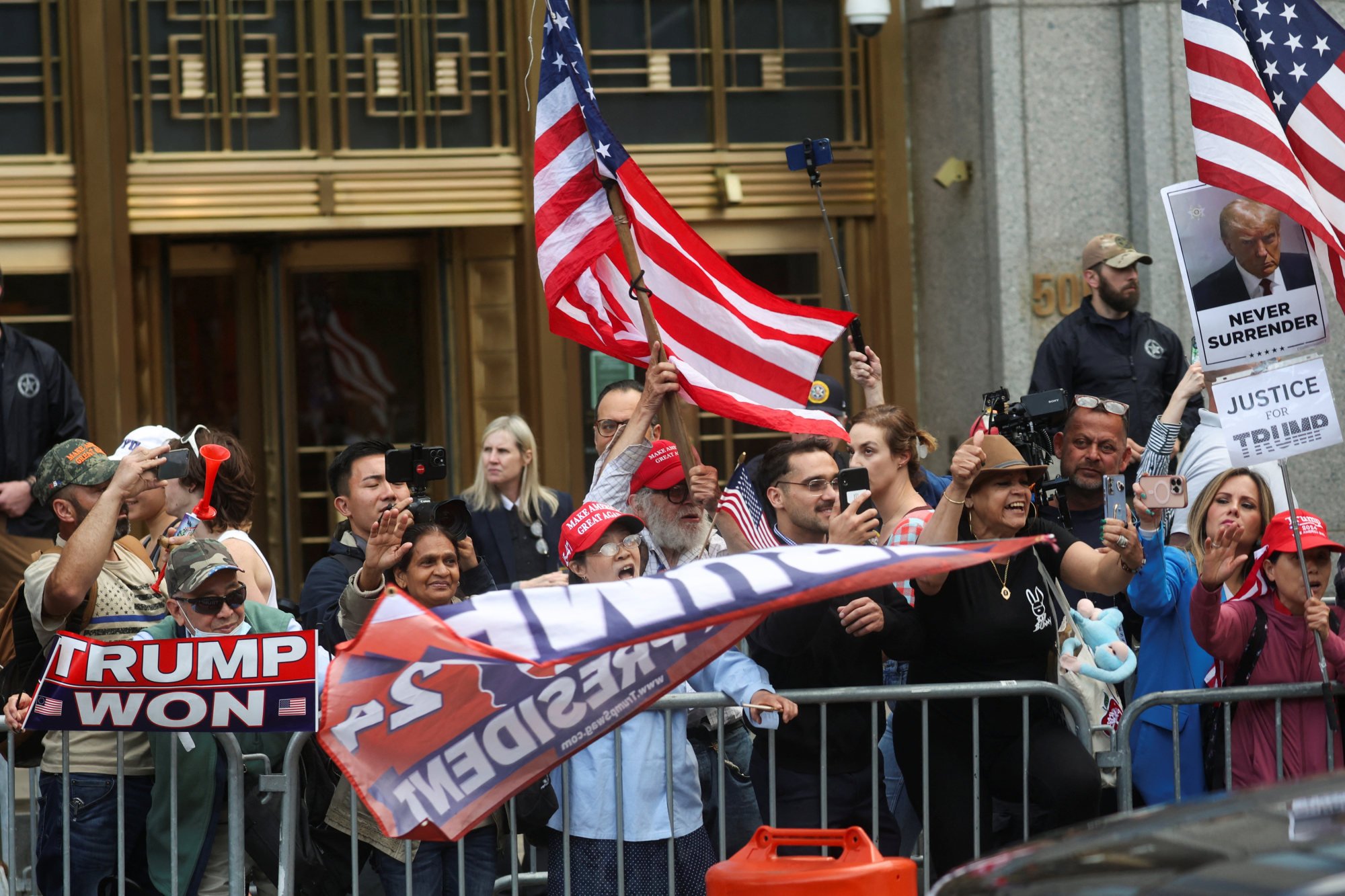 Trump supporters outside the court