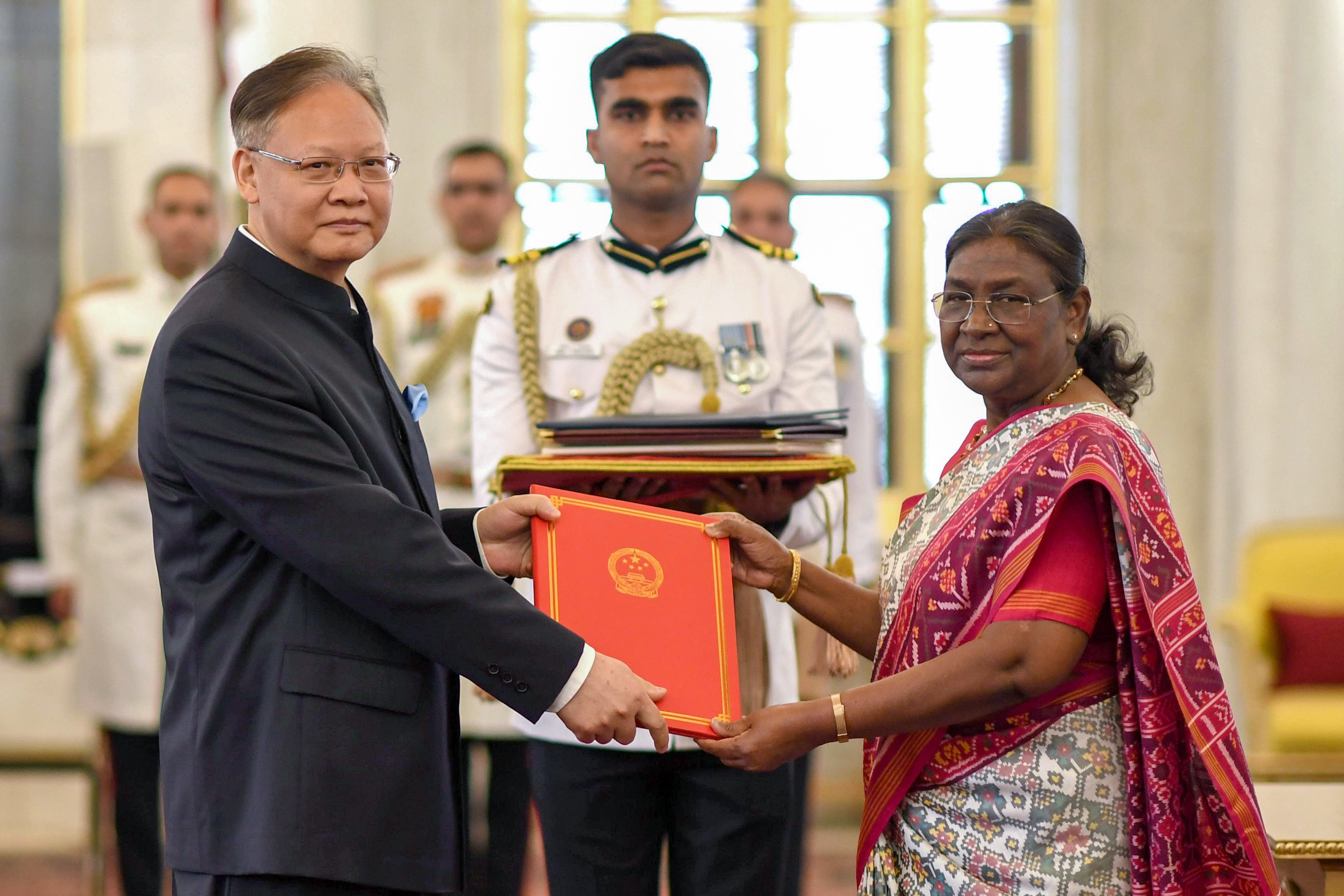 On May 31, 2024, China’s ambassador to India Xu Feihong presents his letter of credence to President Droupadi Murmu. Photo: Embassy of PRC in Republic of India