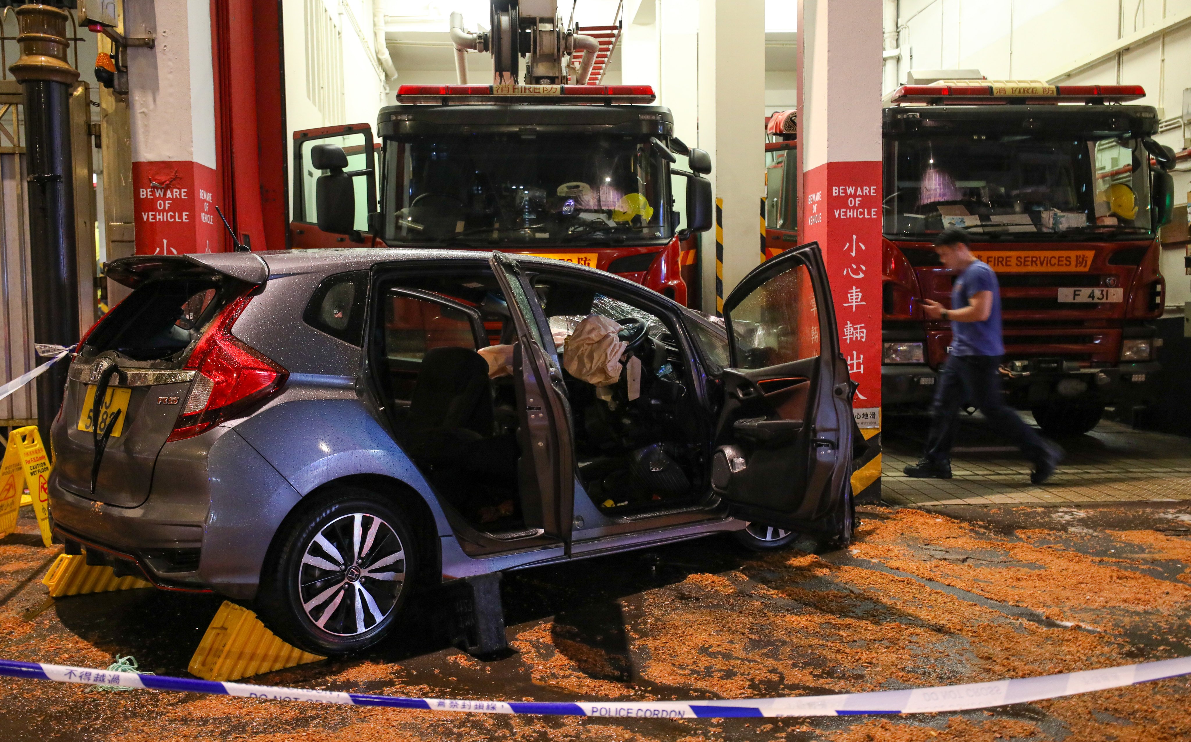 The scene of the accident at the fire station in Yau Ma Tei. Photo: Xiaomei Chen