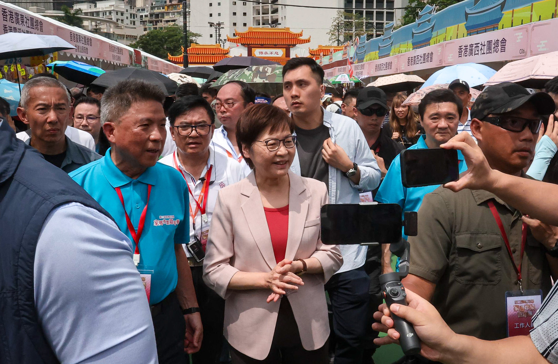 Carrie Lam visits the “‘Hometown market” in Victoria Park on Sunday afternoon. Photo: Jonathan Wong