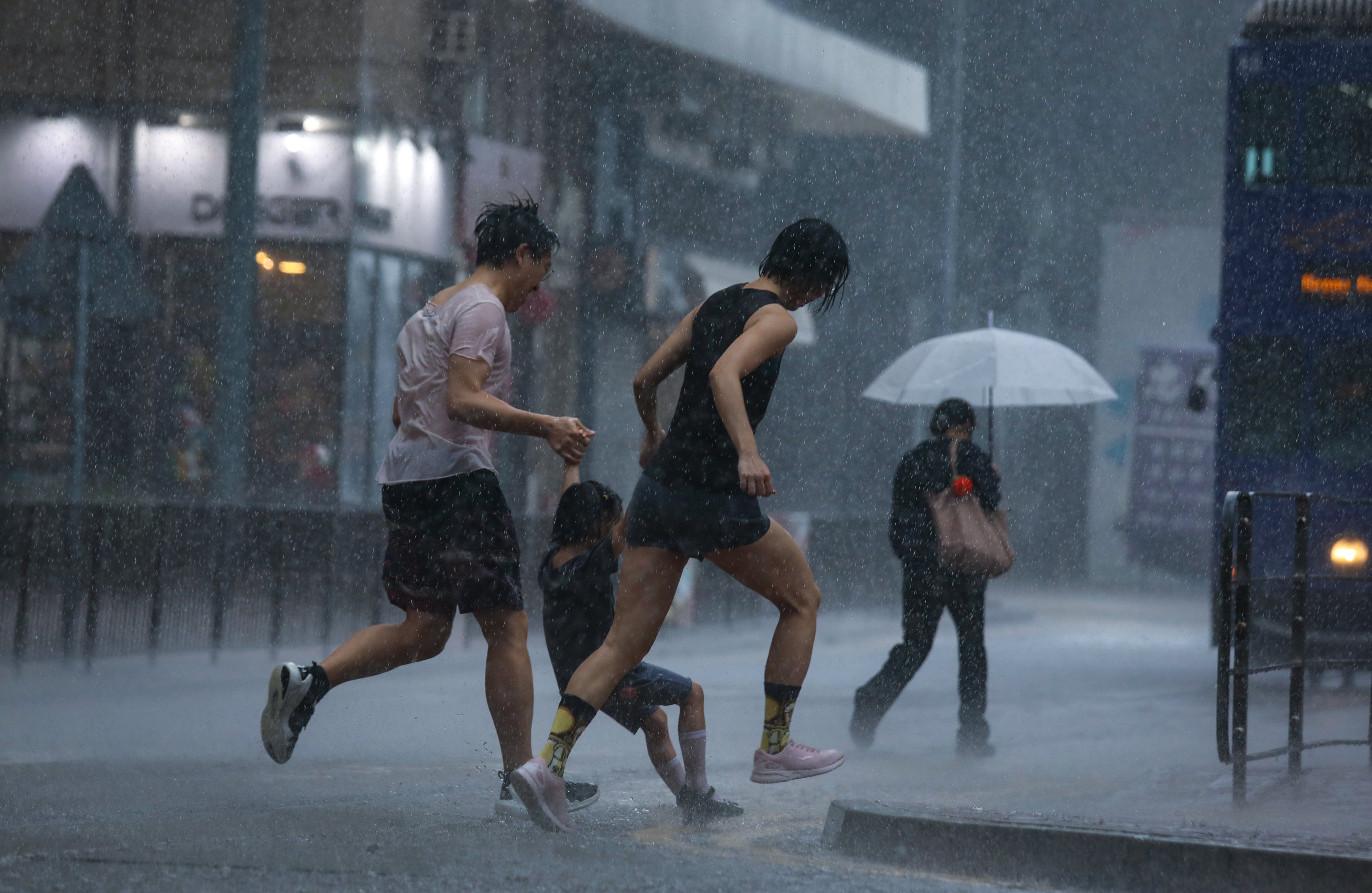 Rain ‘will be heavier at times in some areas with thunderstorms’, says forecaster. Photo: Xiaomei Chen