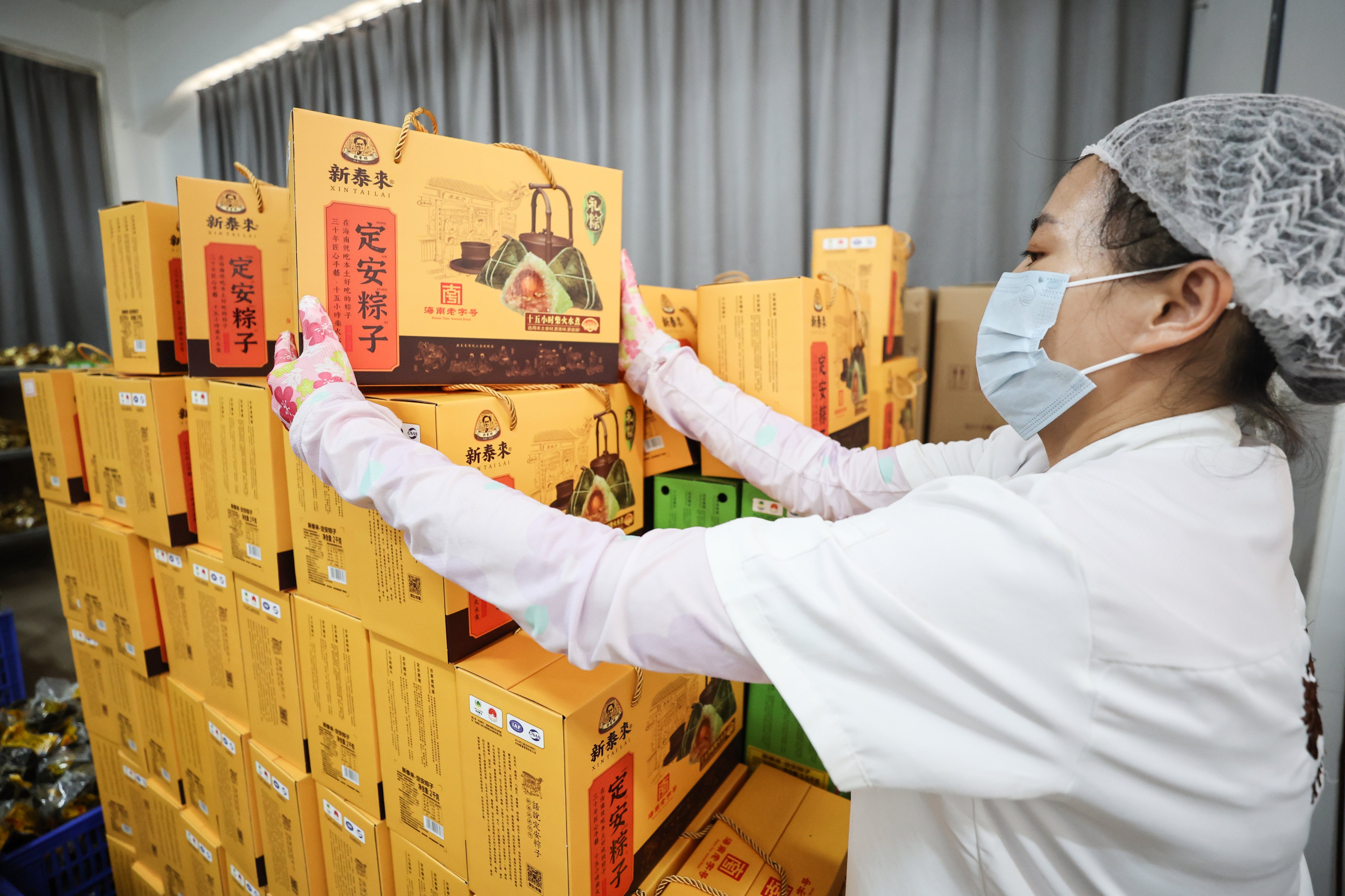 Chinese companies were found to be particularly prominent in providing more credit terms, with 79 per cent offering payment terms in 2023. Photo: Xinhua