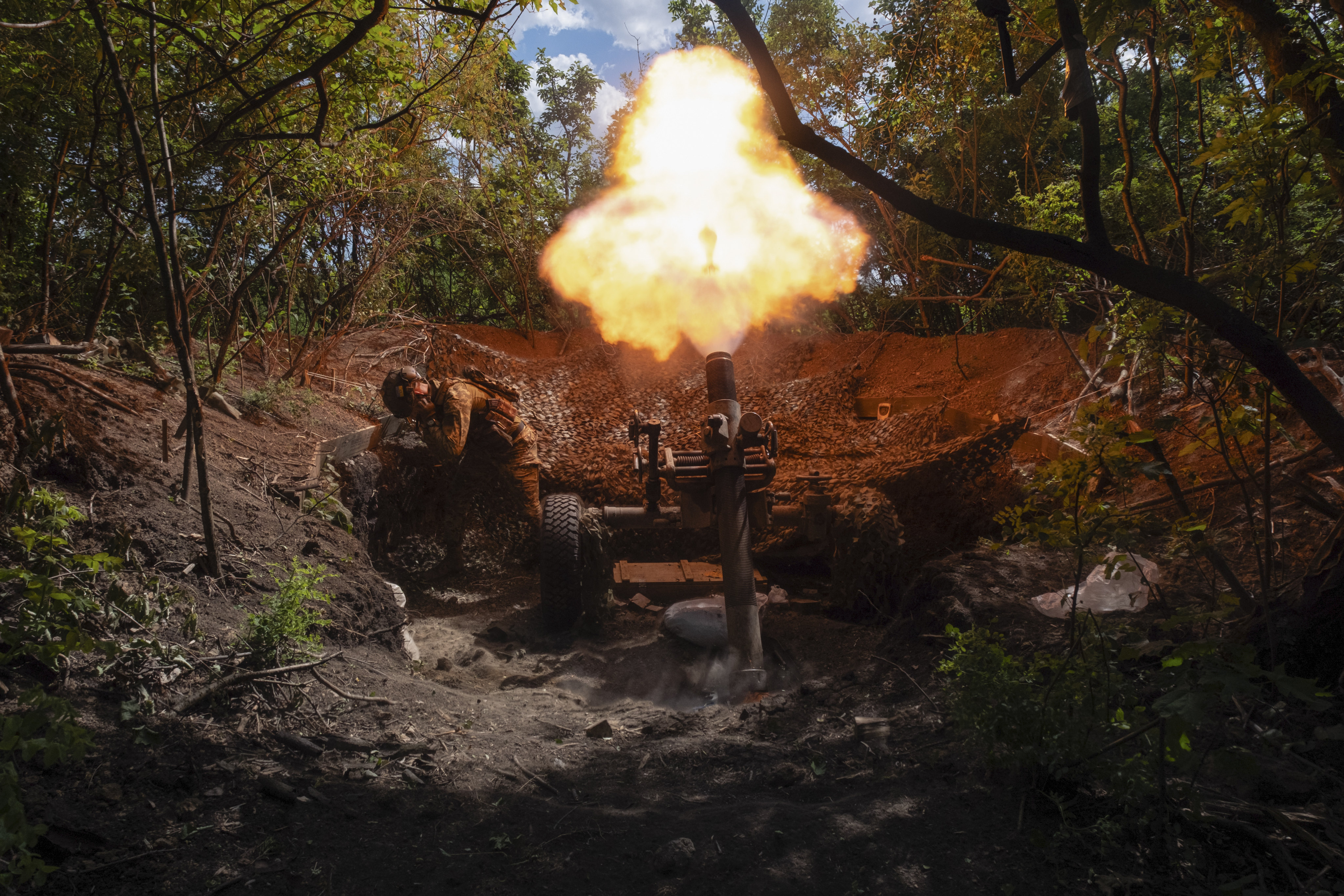 Ukrainian soldiers fire a French mortar at Russian forces near the city of Bakhmut in the Donetsk region on May 22. The war threatens to redraw the power dynamics in Europe. Photo: AP