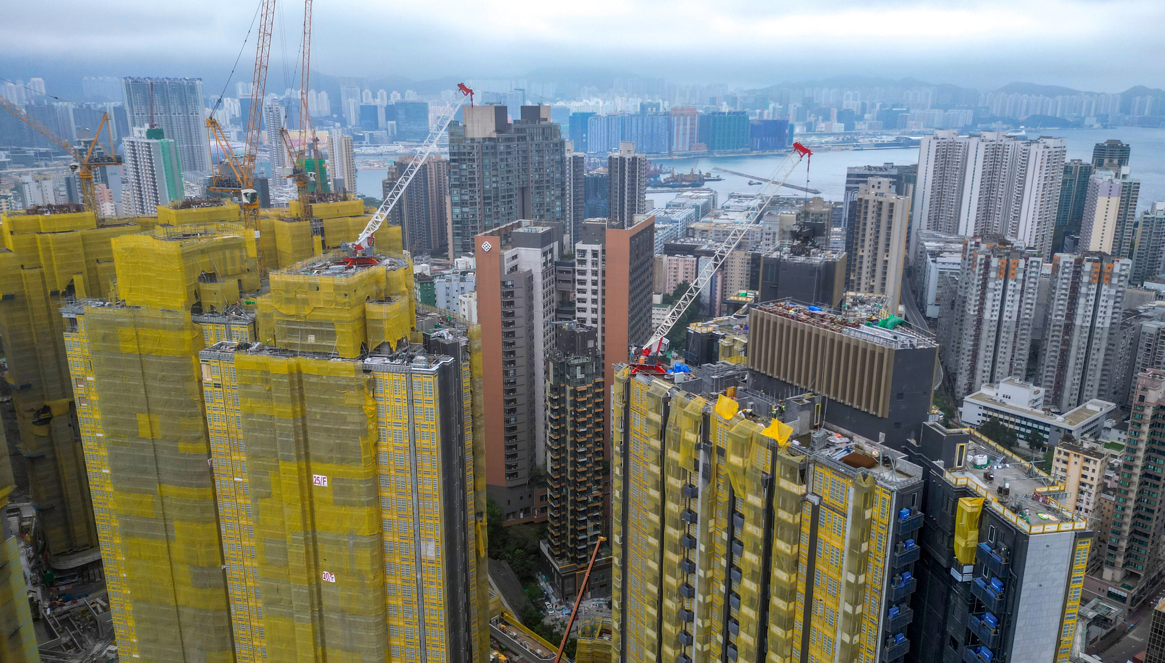 Sales of residential units plummeted 35.1 per cent to 5,546 in May, but were up by 38.54 per cent from a year earlier. Photo: May Tse