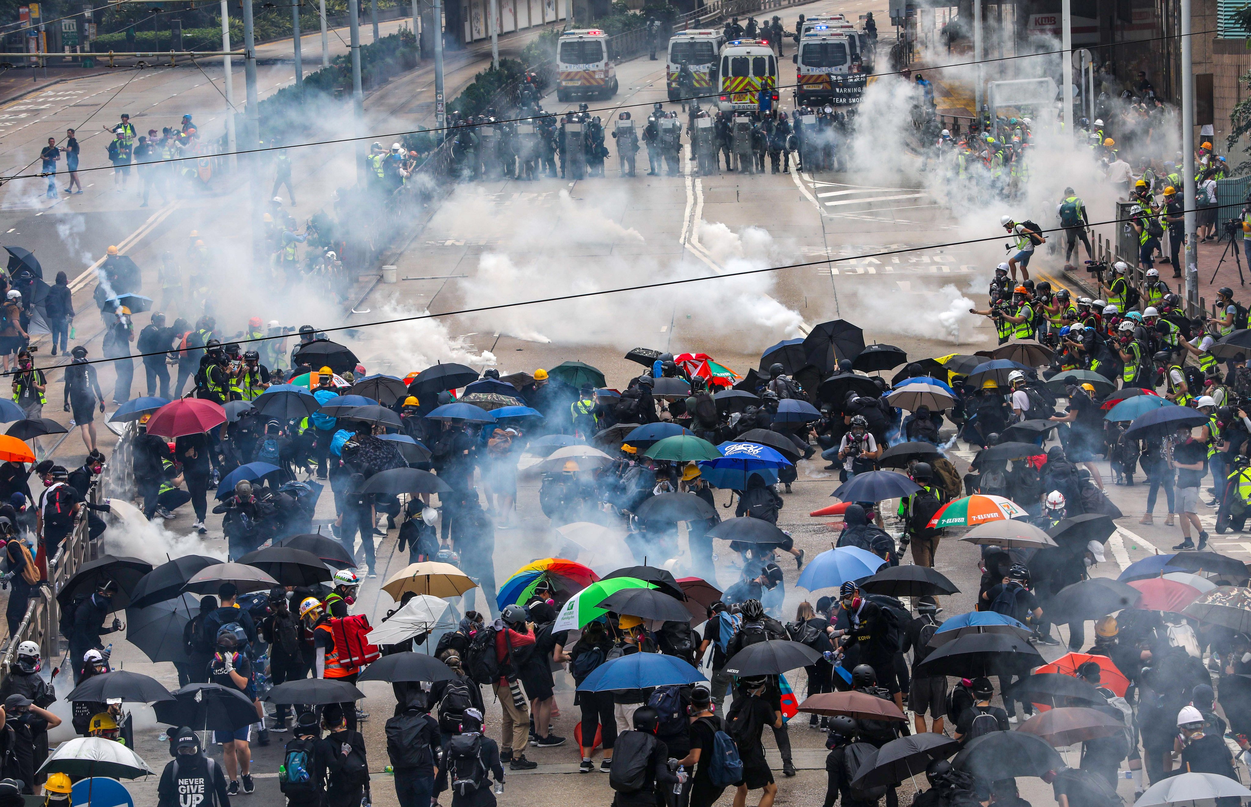 Police and protesters clash during a protest in 2019. Photo: Dickson Lee