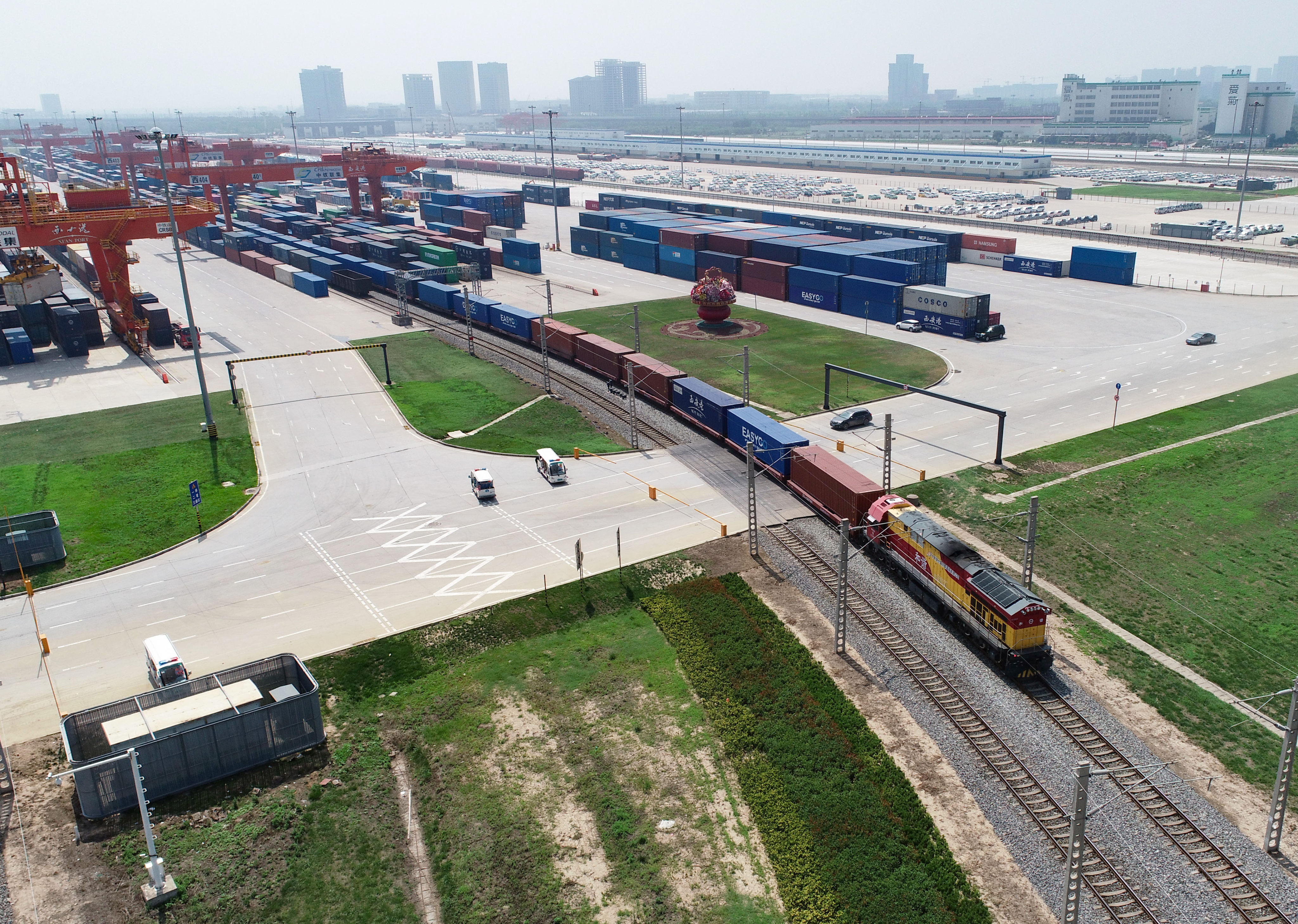 A China-Europe freight train leaves for Kazakhstan from Xian port in northwest China’s Shaanxi province on July 29, 2022. Photo: Xinhua