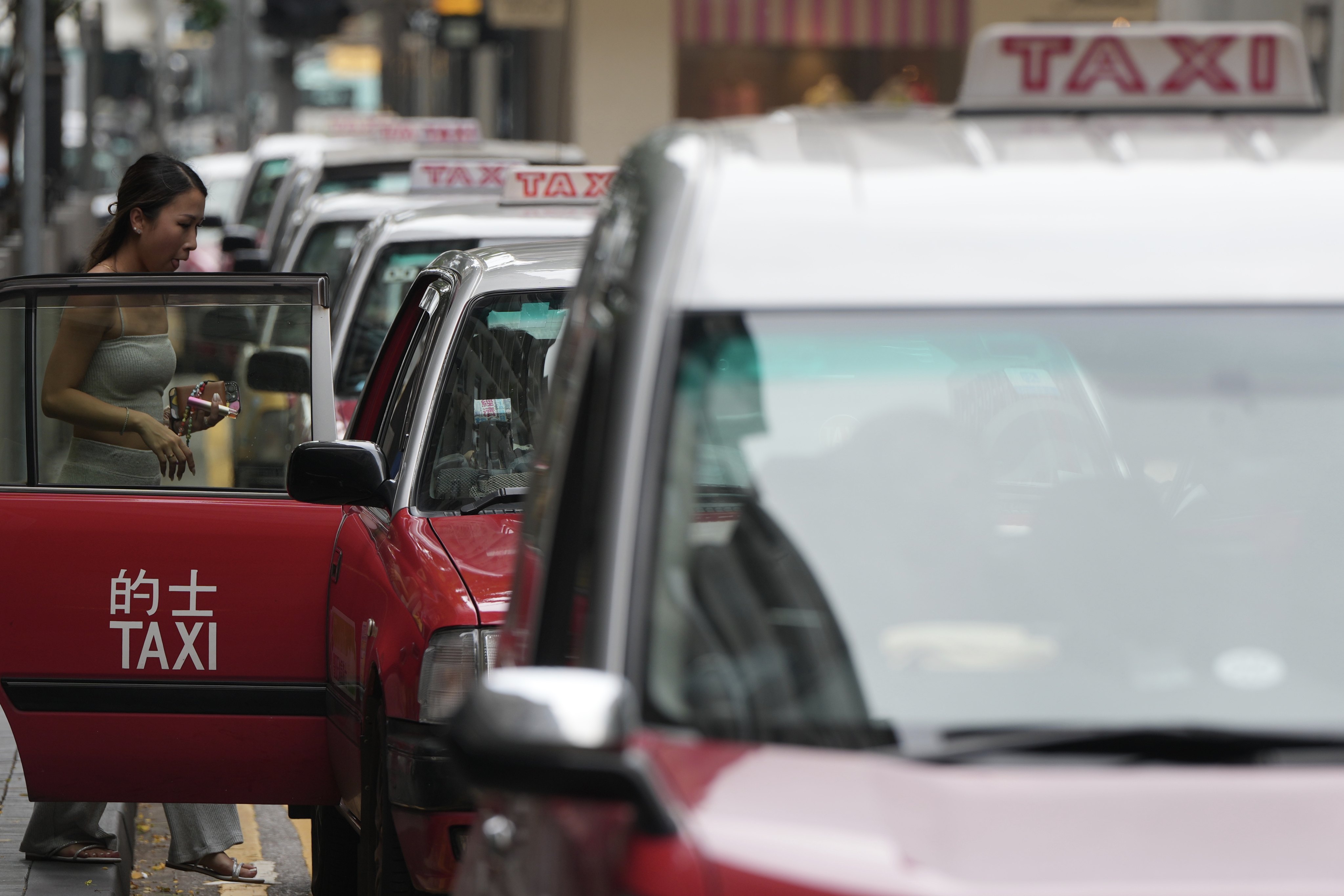 Hong Kong’s government is seeking to crack down on bad behaviour by the city’s taxi drivers. Photo: Sam Tsang