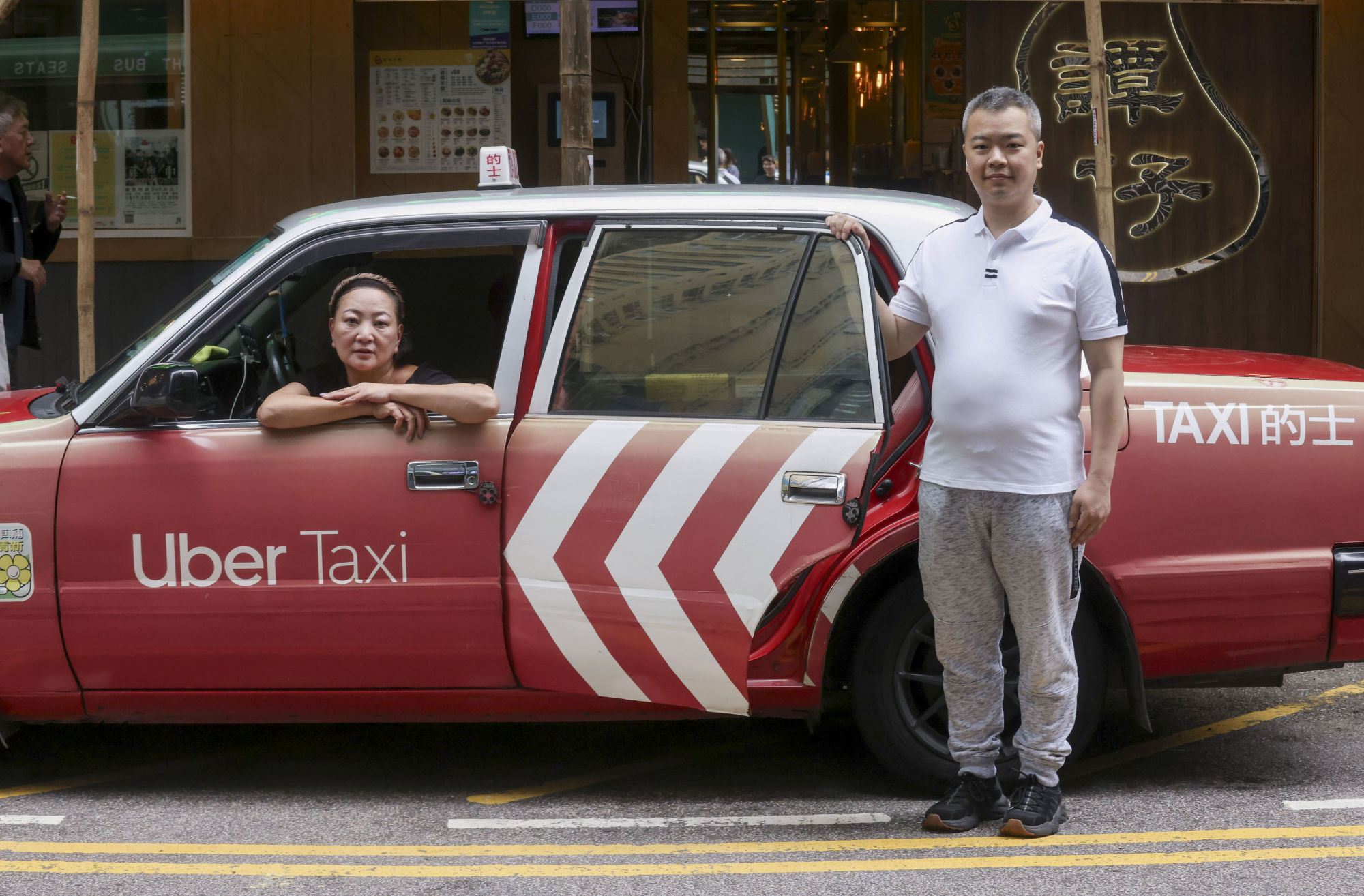  Accept Uber And Regulate Some Hong Kong Uber Taxi Drivers Urge New 