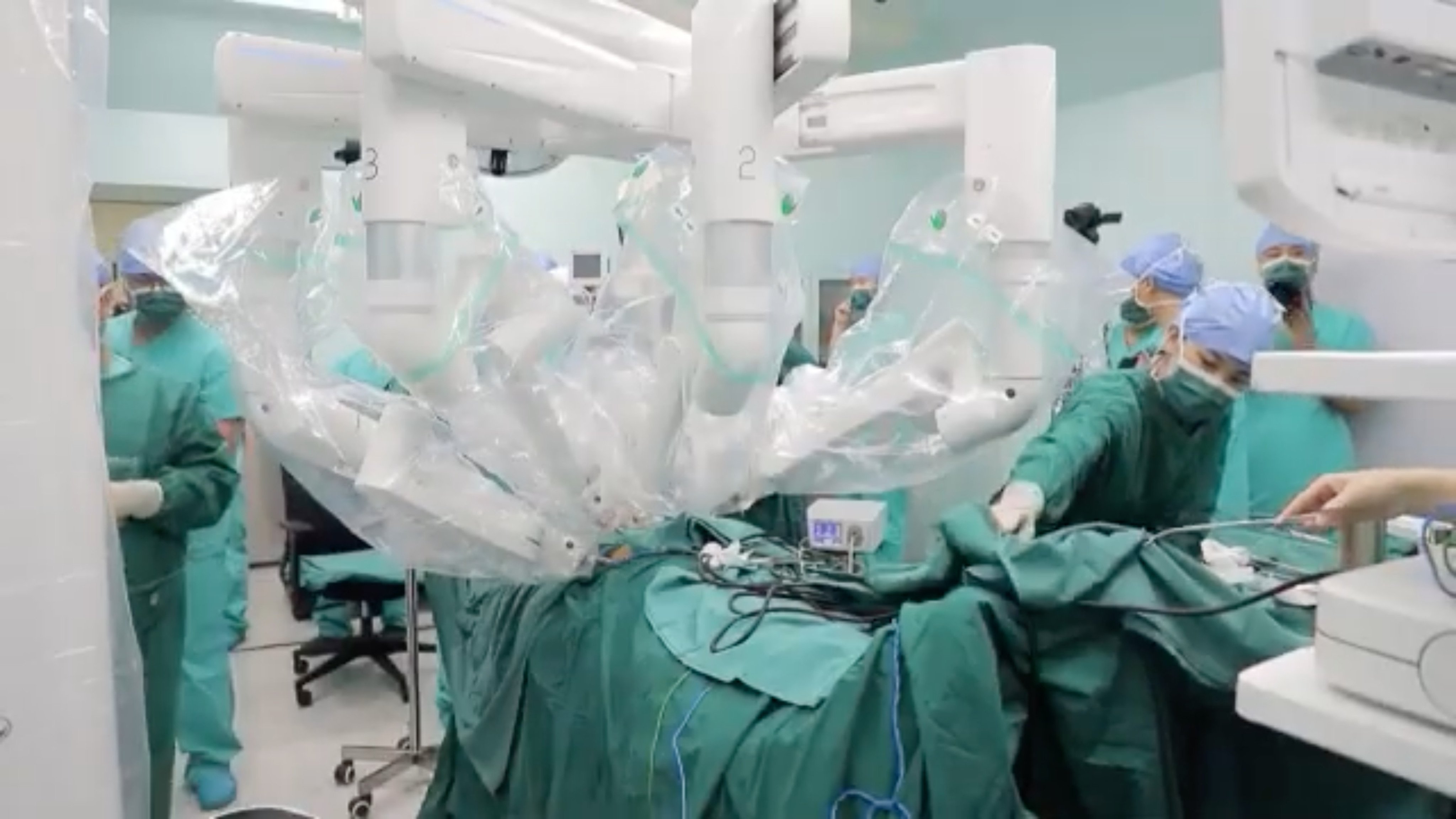 A Chinese medical team has performed the world’s first live transcontinental remote robotic prostate removal. Photo: Handout