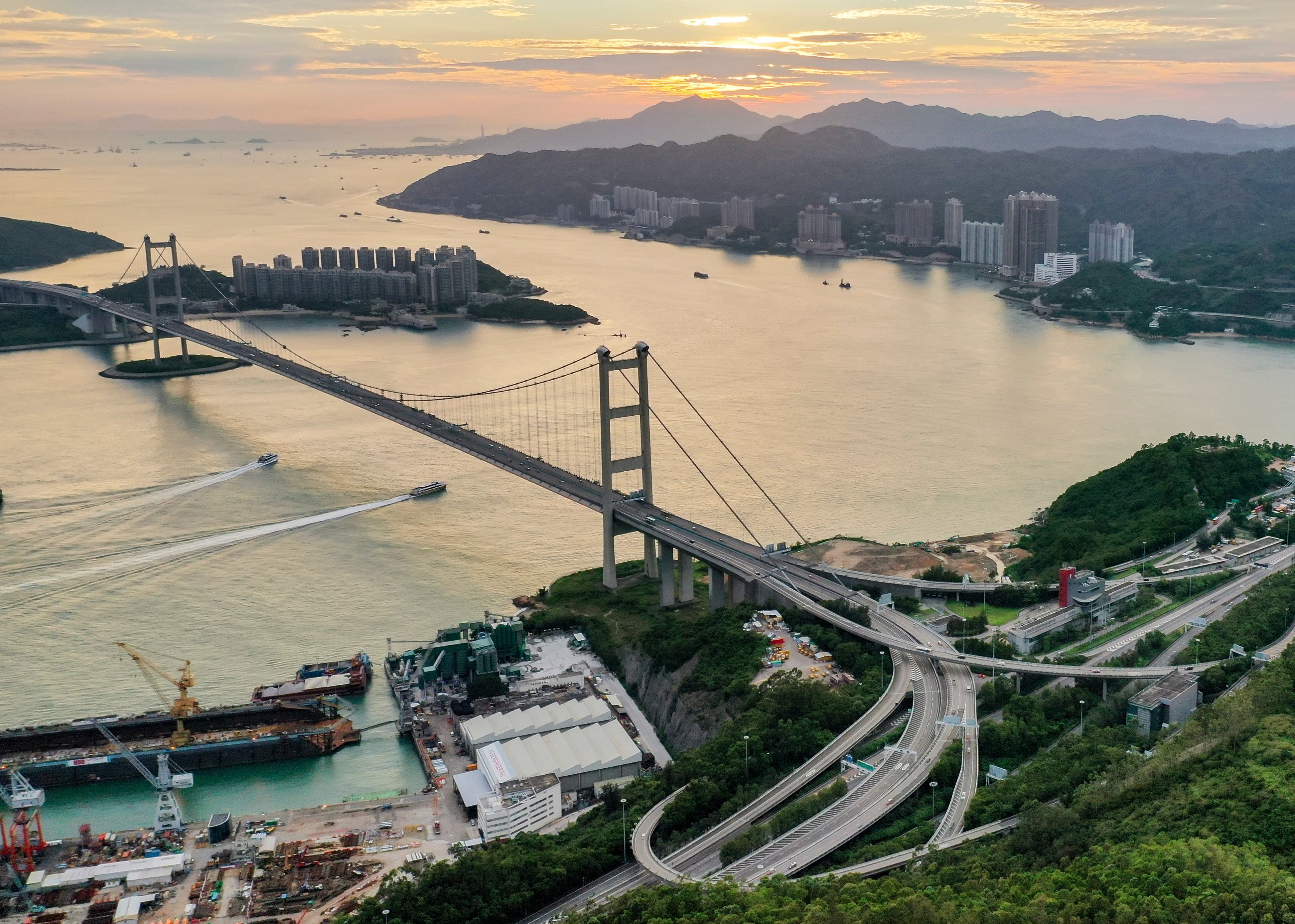 The Tsing Ma Bridge is one of world’s longest suspension bridges, and it connects two islands in Hong Kong: Tsing Yi and Ma Wan. Photo: Martin Chan