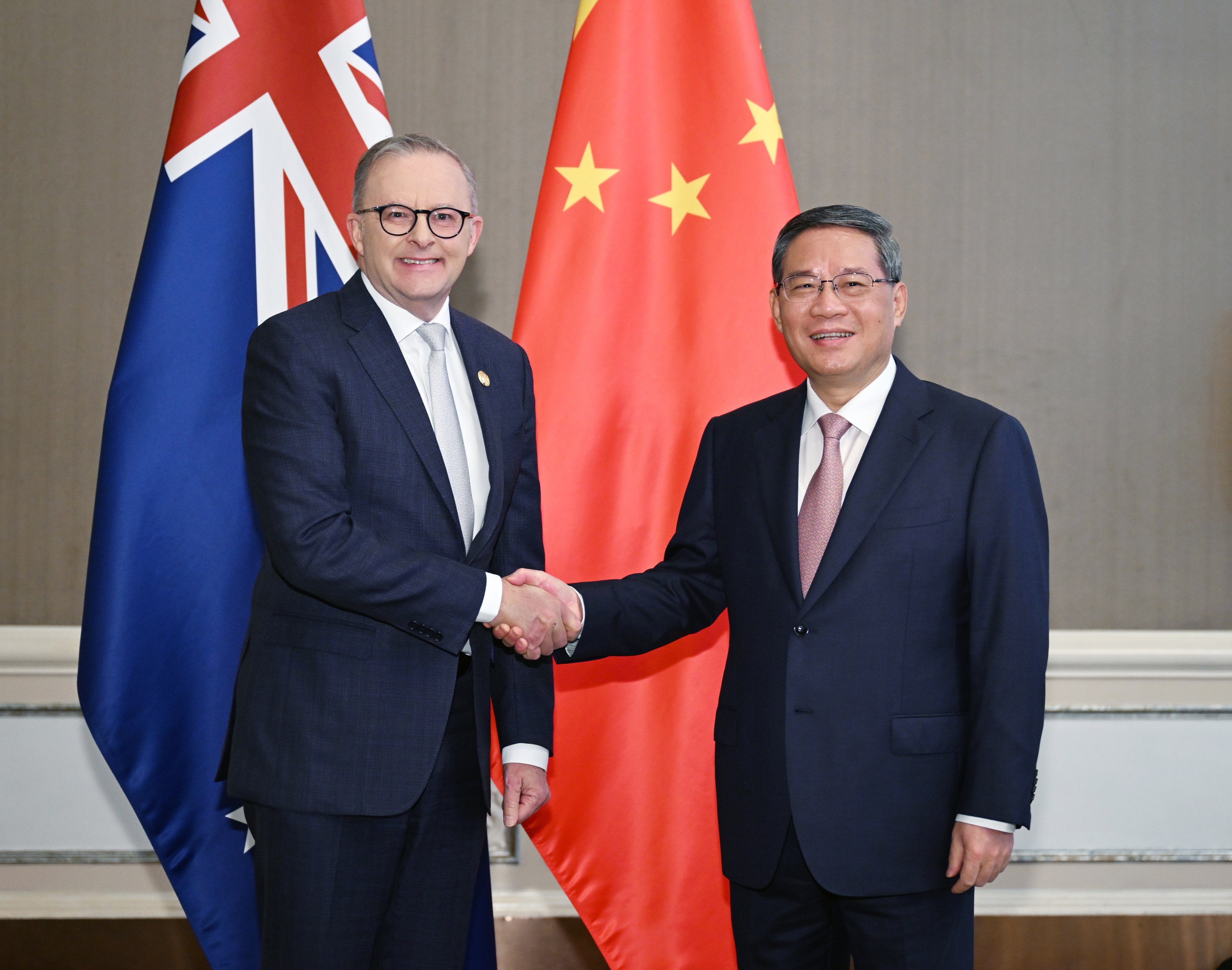 Australian Prime Minister Anthony Albanese shakes hands with Chinese Premier Li Qiang on the sidelines of the East Asia Summit in Jakarta last year. Photo: Xinhua