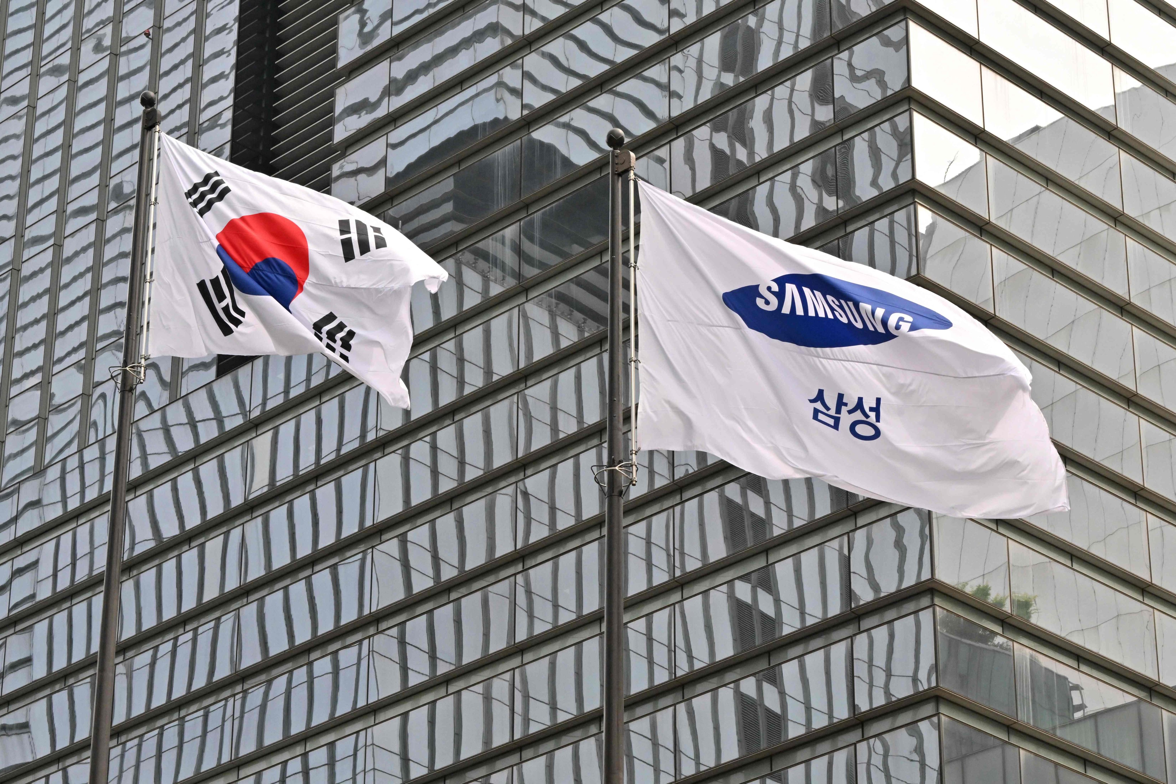 Flags flutter outside Samsung’s Seocho building in Seoul, April 30, 2024. Photo: AFP