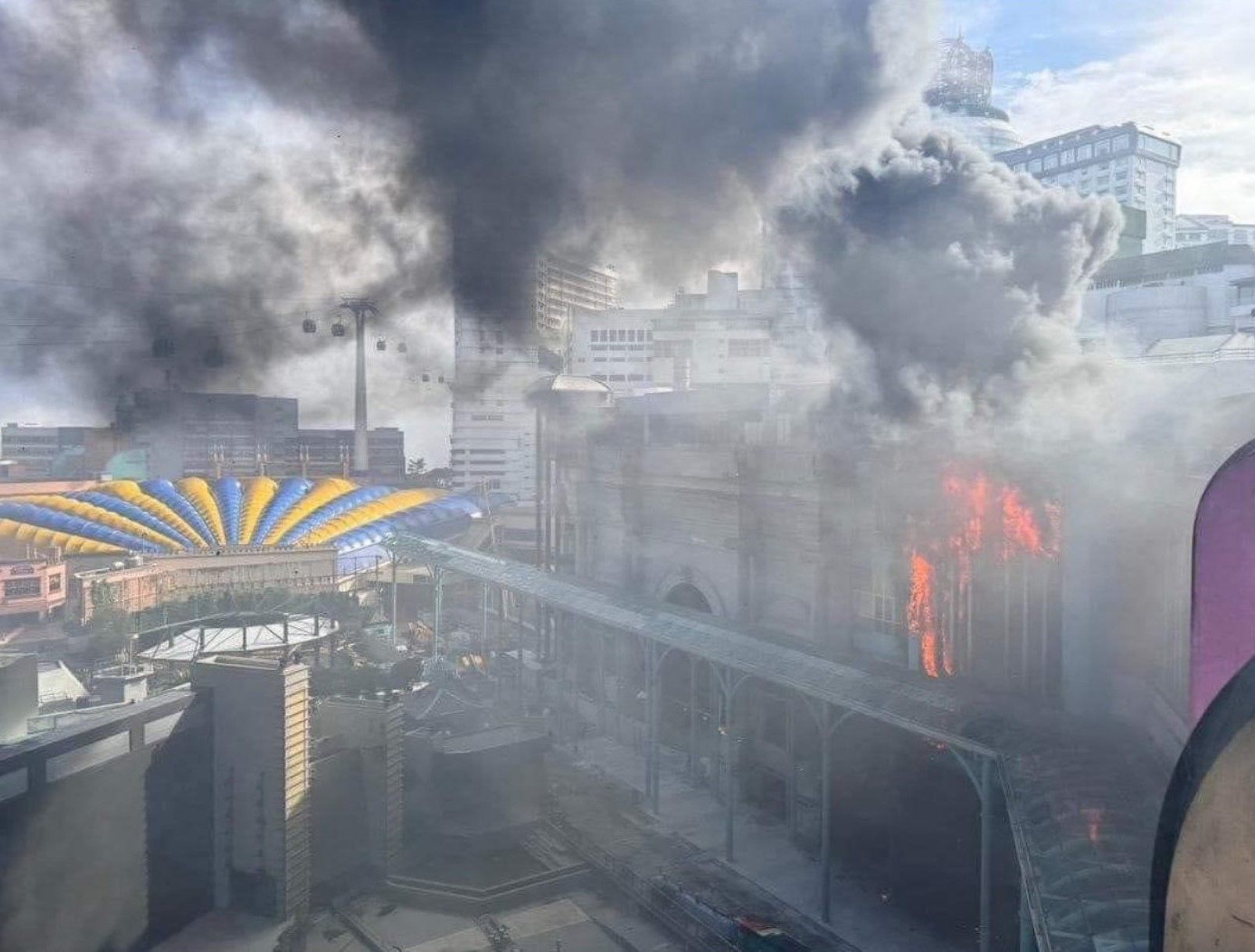 Social media picture of a fire at Genting Highlands in Malaysia. Photo: X/pelabursaham