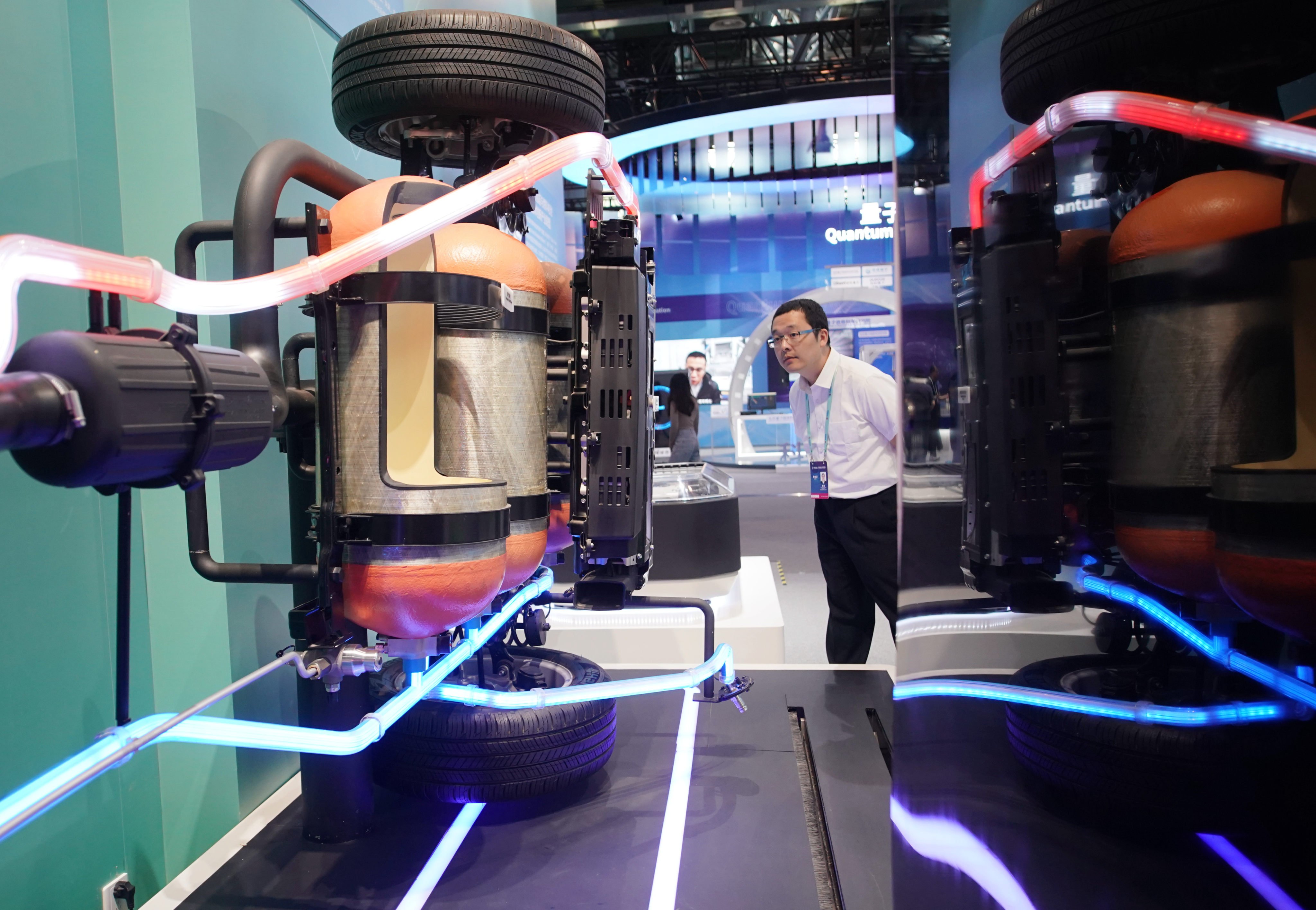 A display shows the fuel cell portion of a Hyundai hydrogen-powered vehicle at an exhibition in Beijing on May 27, 2023. Photo: Xinhua