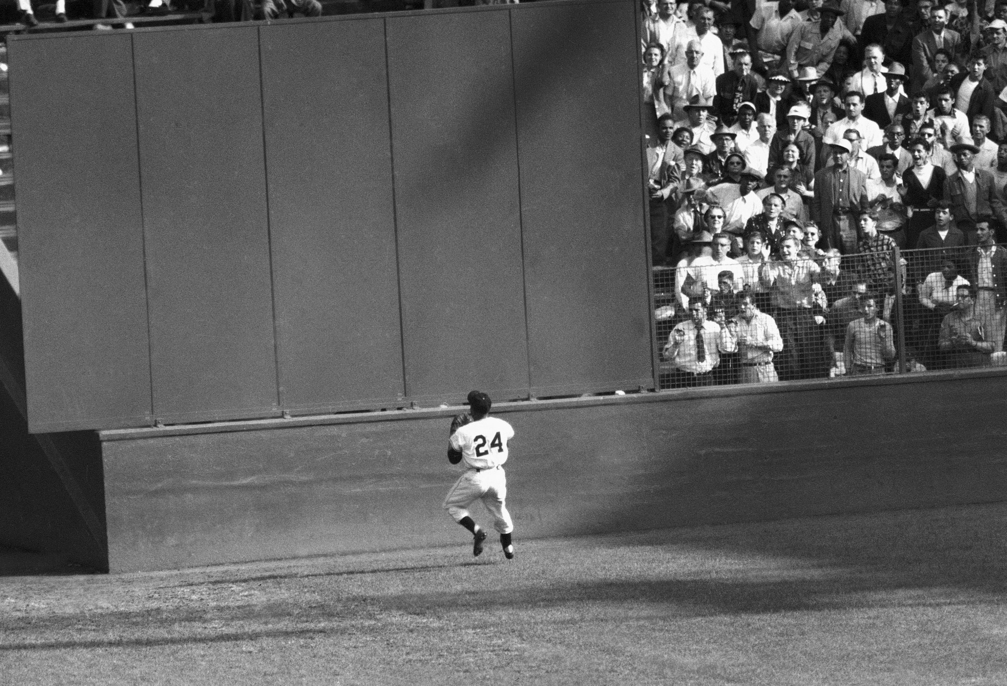 willie-mays-baseball-legend-all-time-giants-great-dies-aged-93