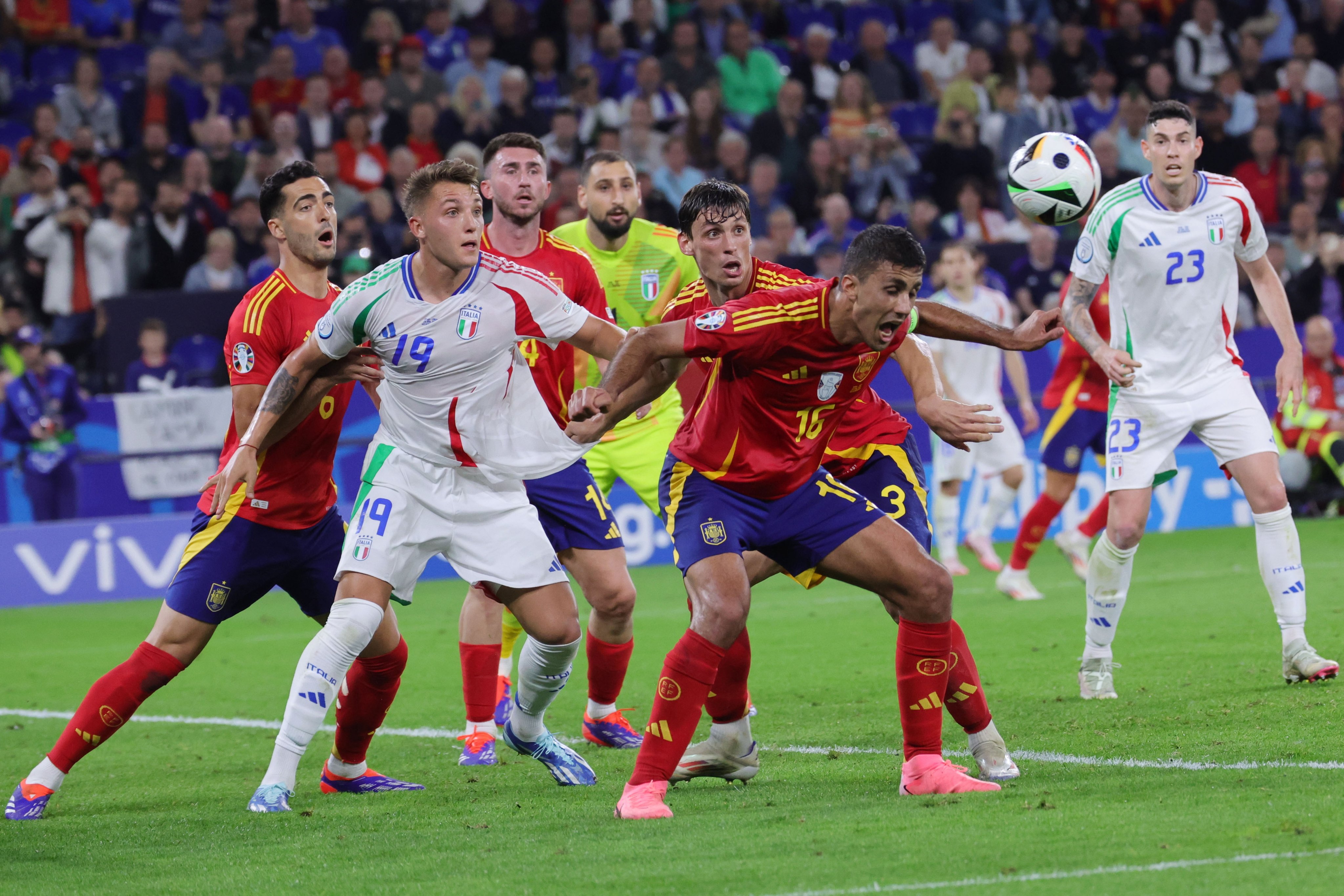 Italy (in white) are outnumbered on a night when Spain gave a statement of intent. Photo: EPA-EFE