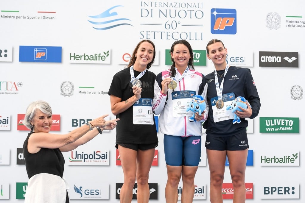 Siobhan Haughey (centre) alongside Mary-Sophie Harvey (right) and Freya Colbert after winning the 200m freestyle race in Rome. Photo: Sette Colli Tophy