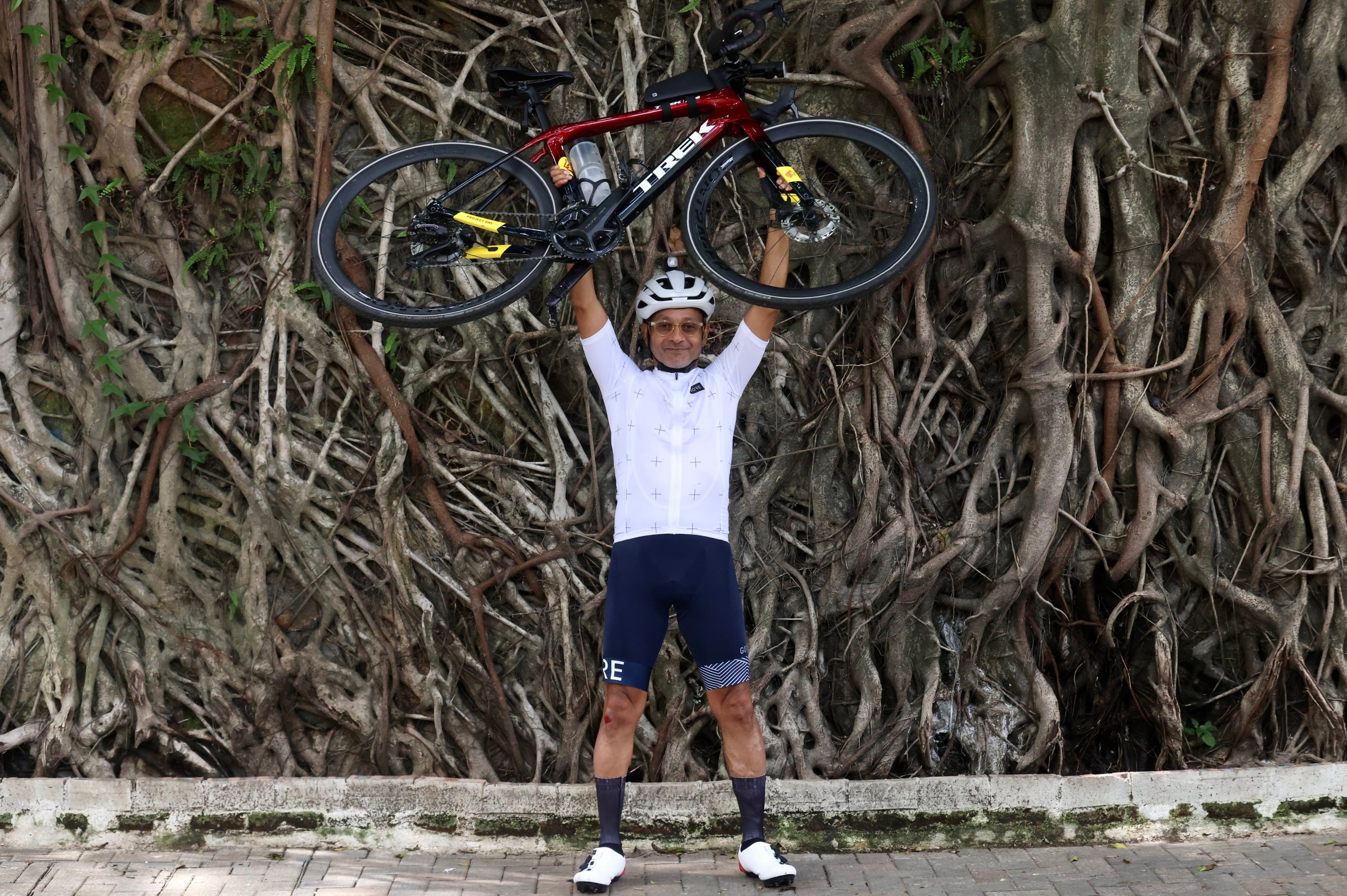 Heart attack survivor Mathew Gomes cycles three to four days a week in Hong Kong. Photo: Jonathan Wong