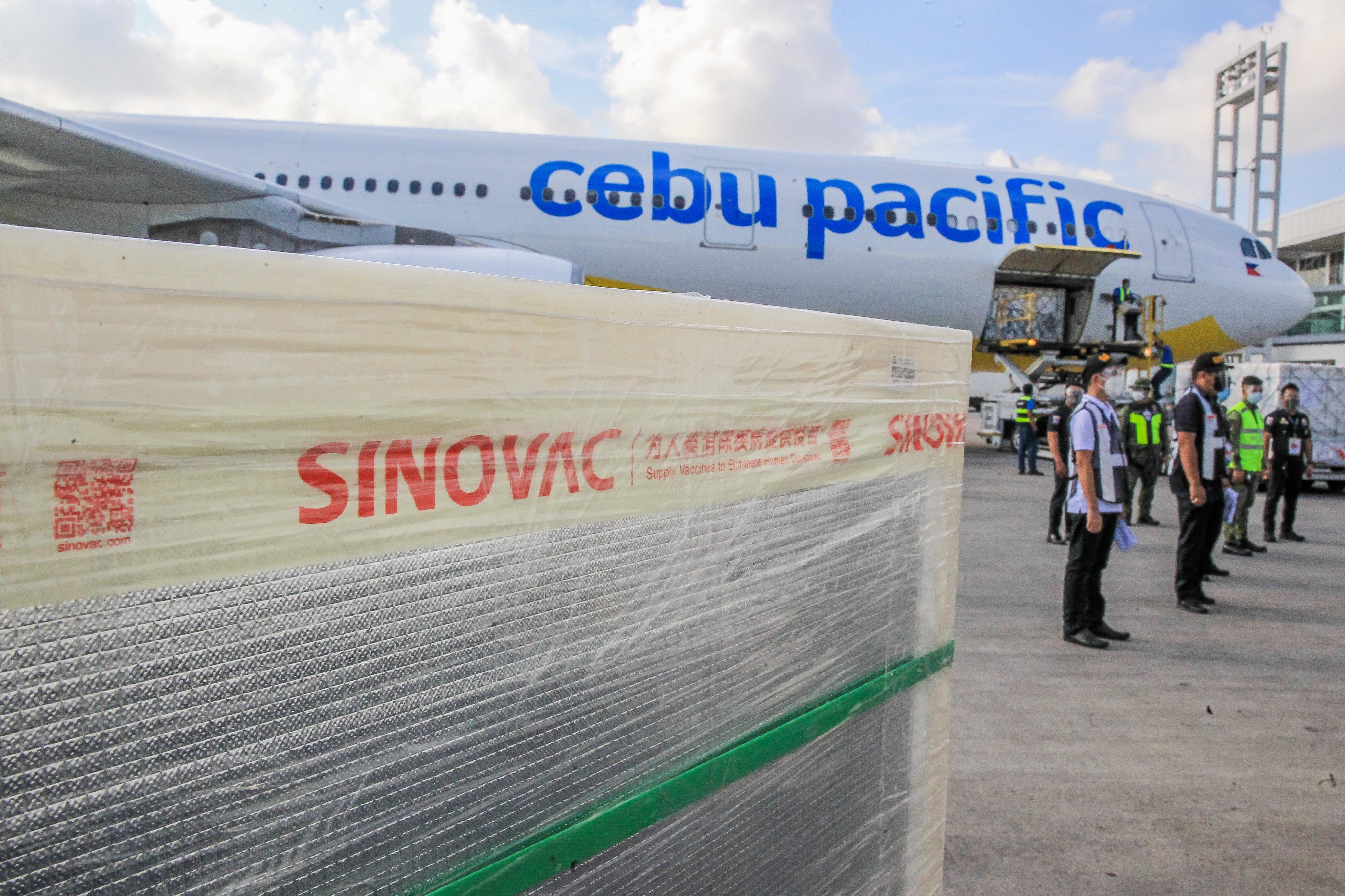 A cargo plane containing China’s Sinovac Covid-19 vaccines arrives in Manila in June 2021. Photo: Xinhua