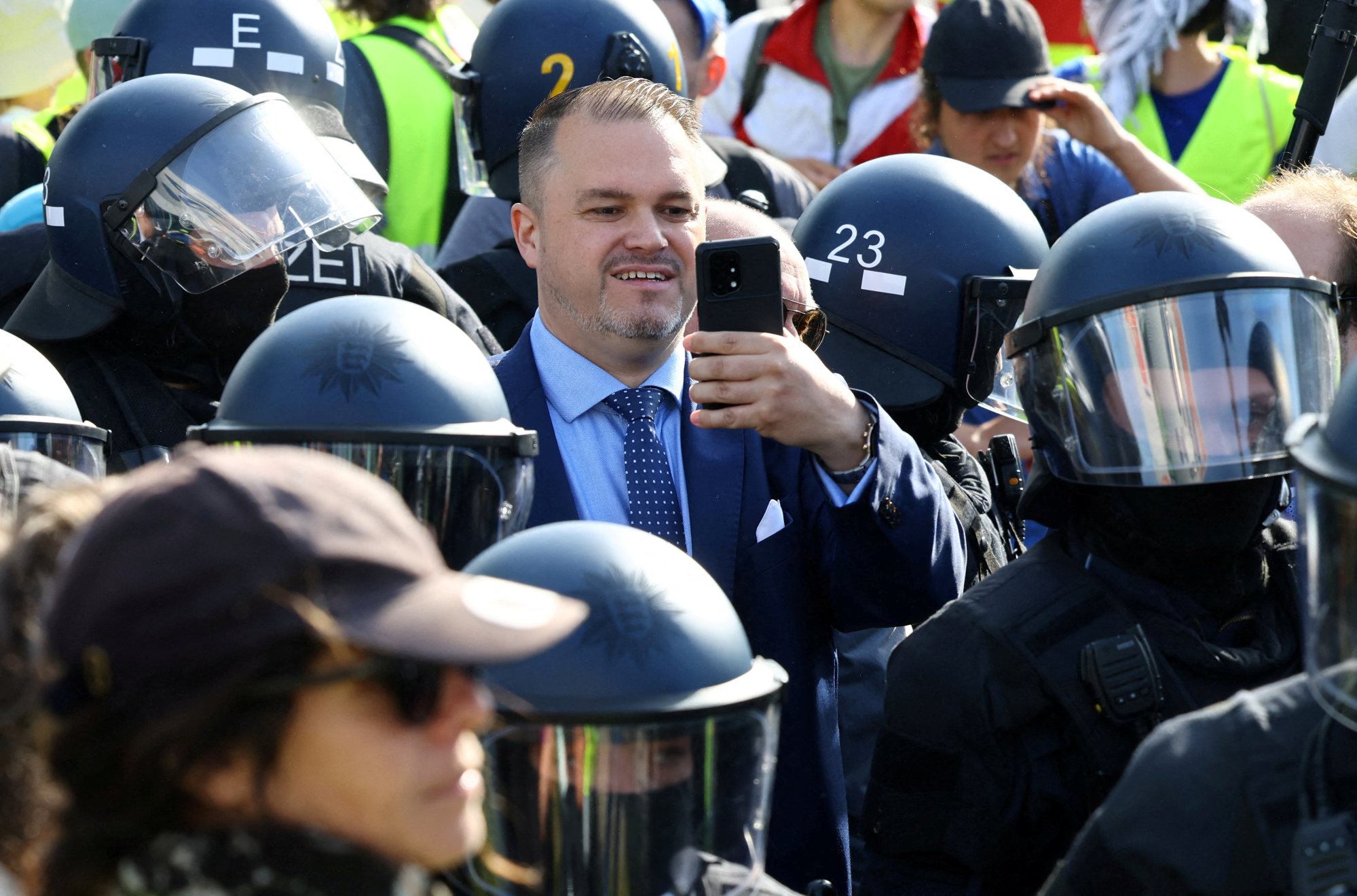 Clashes erupt as far-right AfD party says it aims to govern Germany | South  China Morning Post