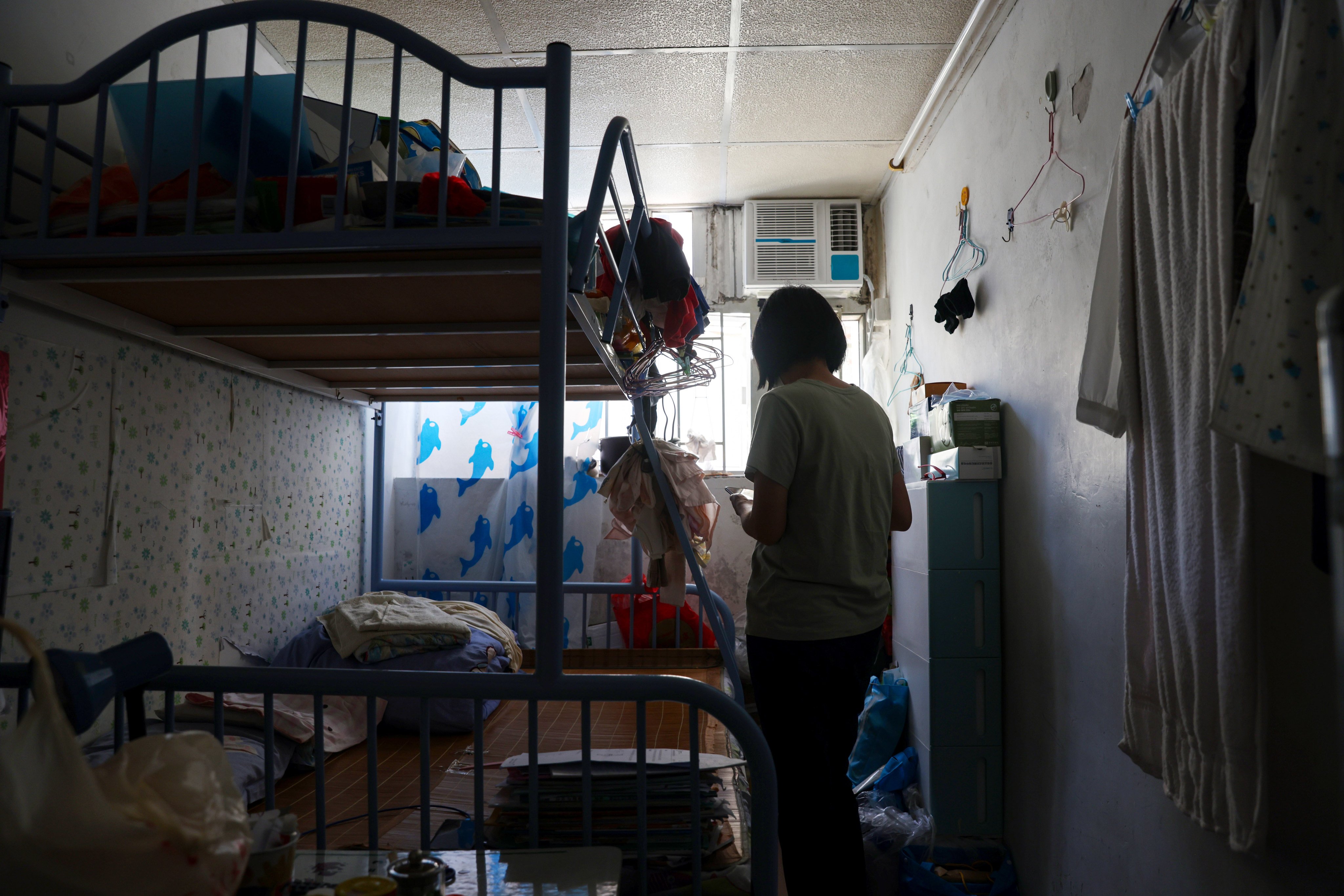 The latest data shows at least 220,000 residents are living in about 110,000 subdivided flats. Photo: Yik Yeung-man