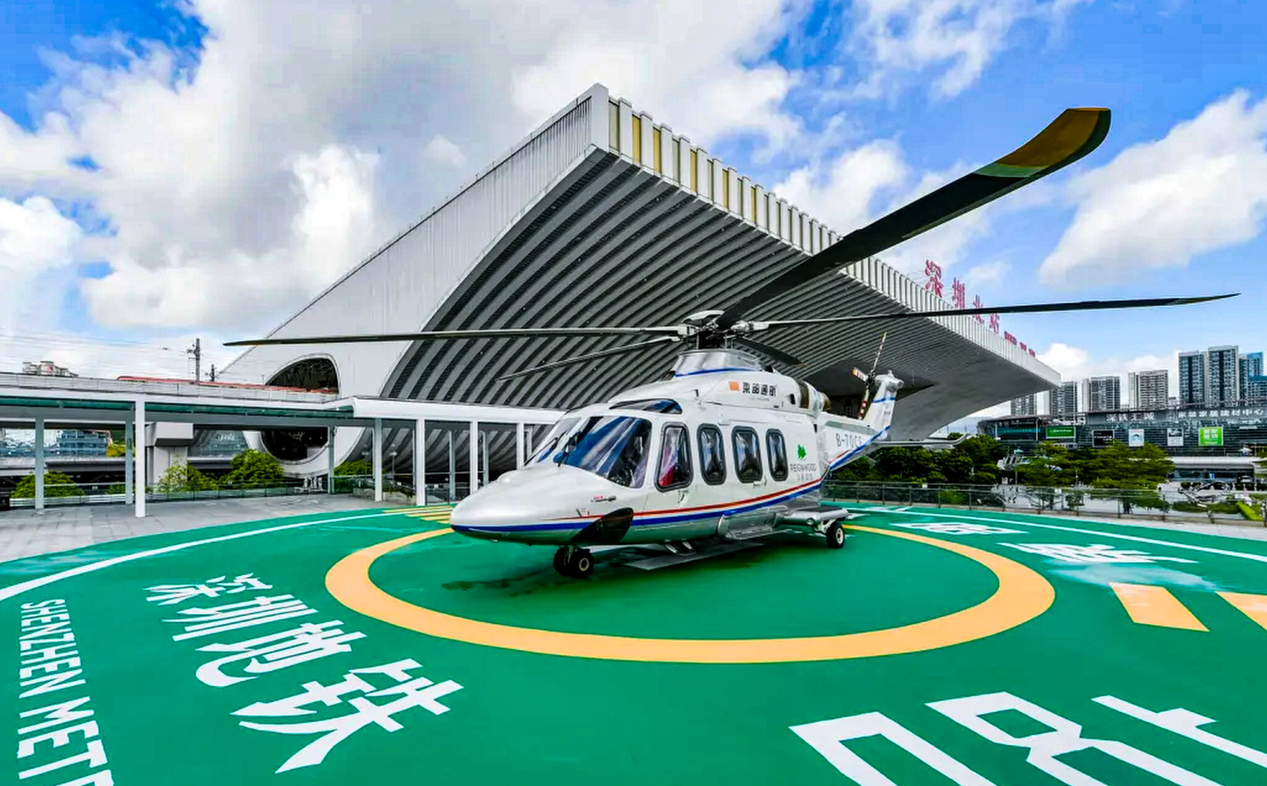 A purpose-built 314 square metre (3,380 sq ft) helipad offers travellers the oppourtunity to connect quickly within the southern tech hub of Shenzhen. Photo: Shenzhen Metro